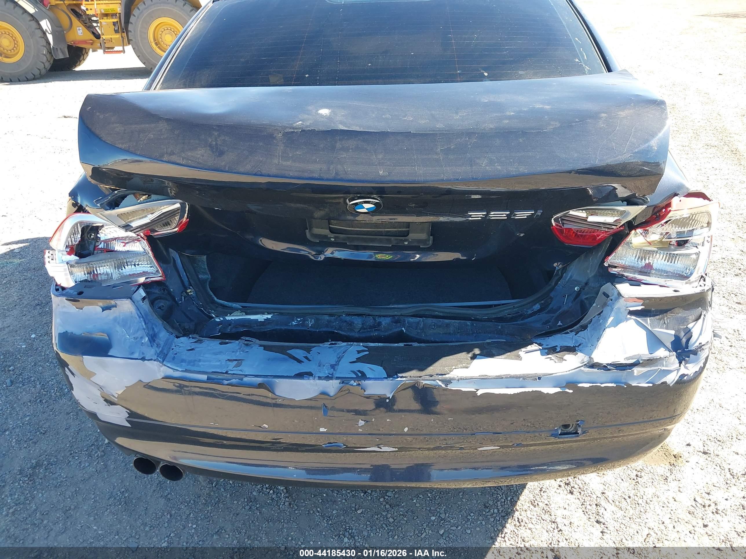 BMW 325I image 6