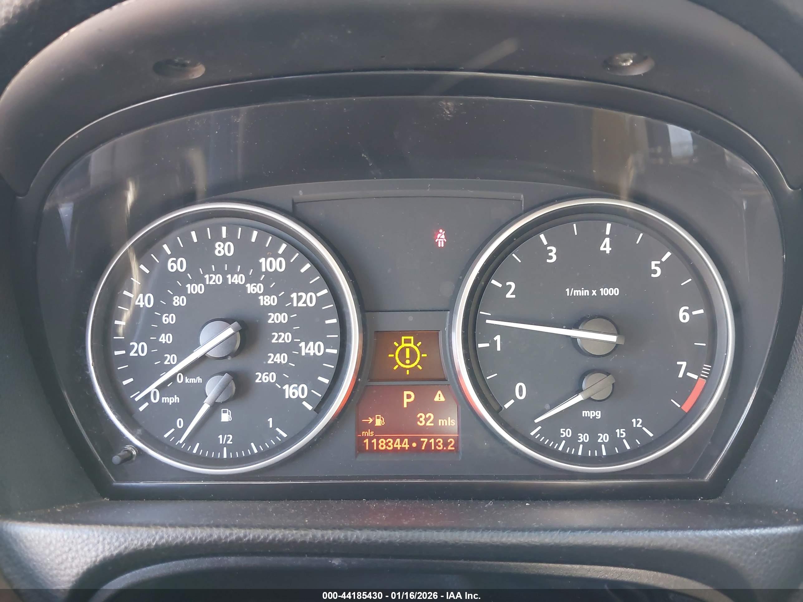 BMW 325I image 7