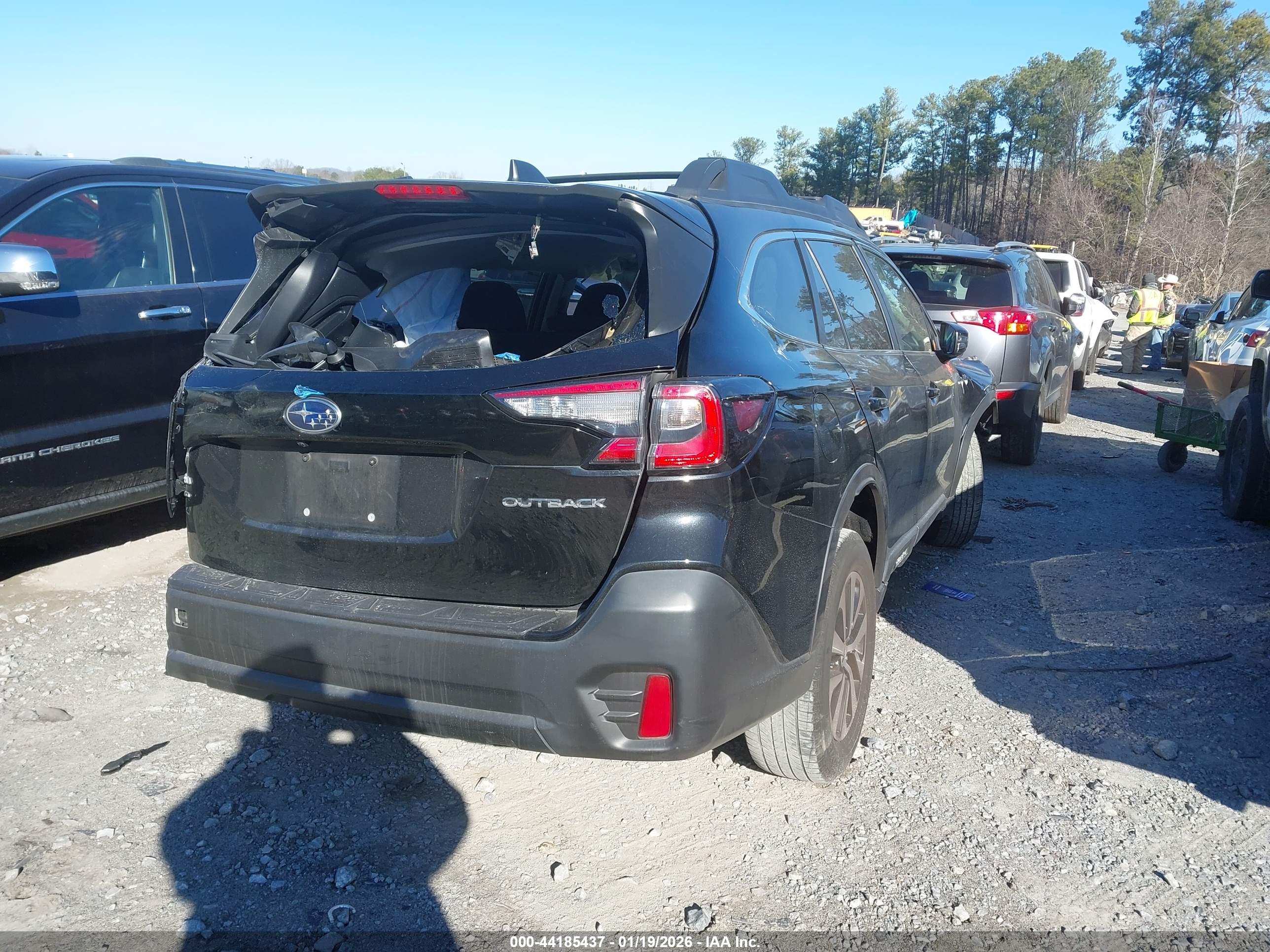 SUBARU OUTBACK image 4