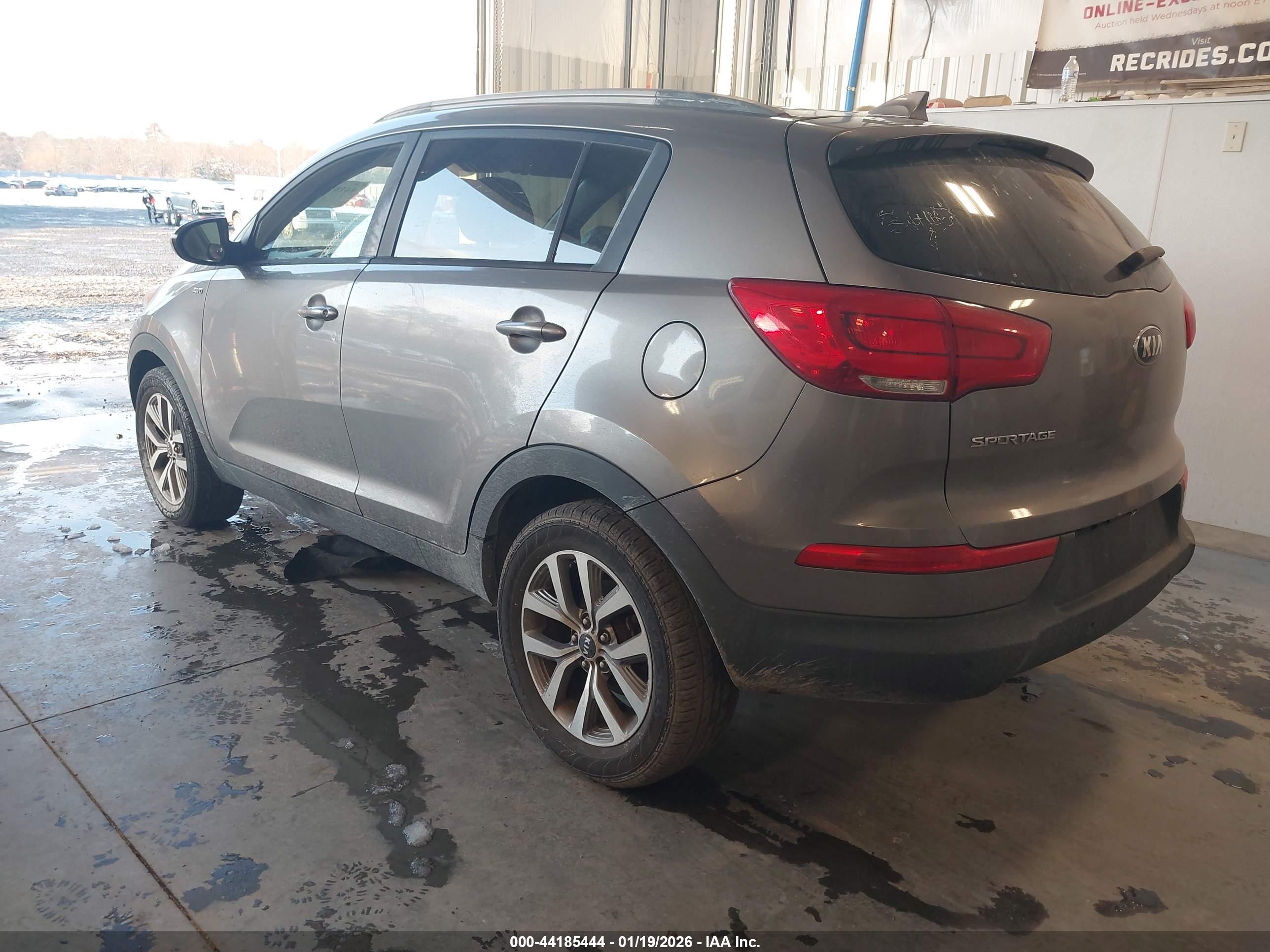 KIA SPORTAGE image 3