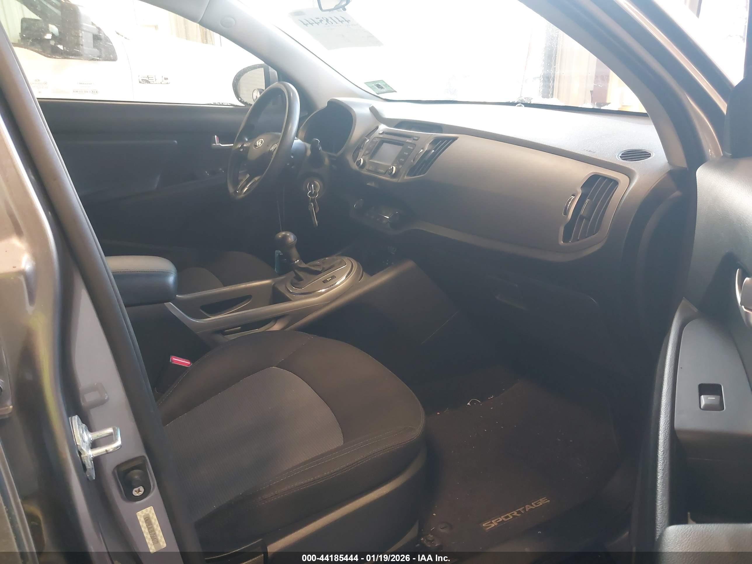 KIA SPORTAGE image 5