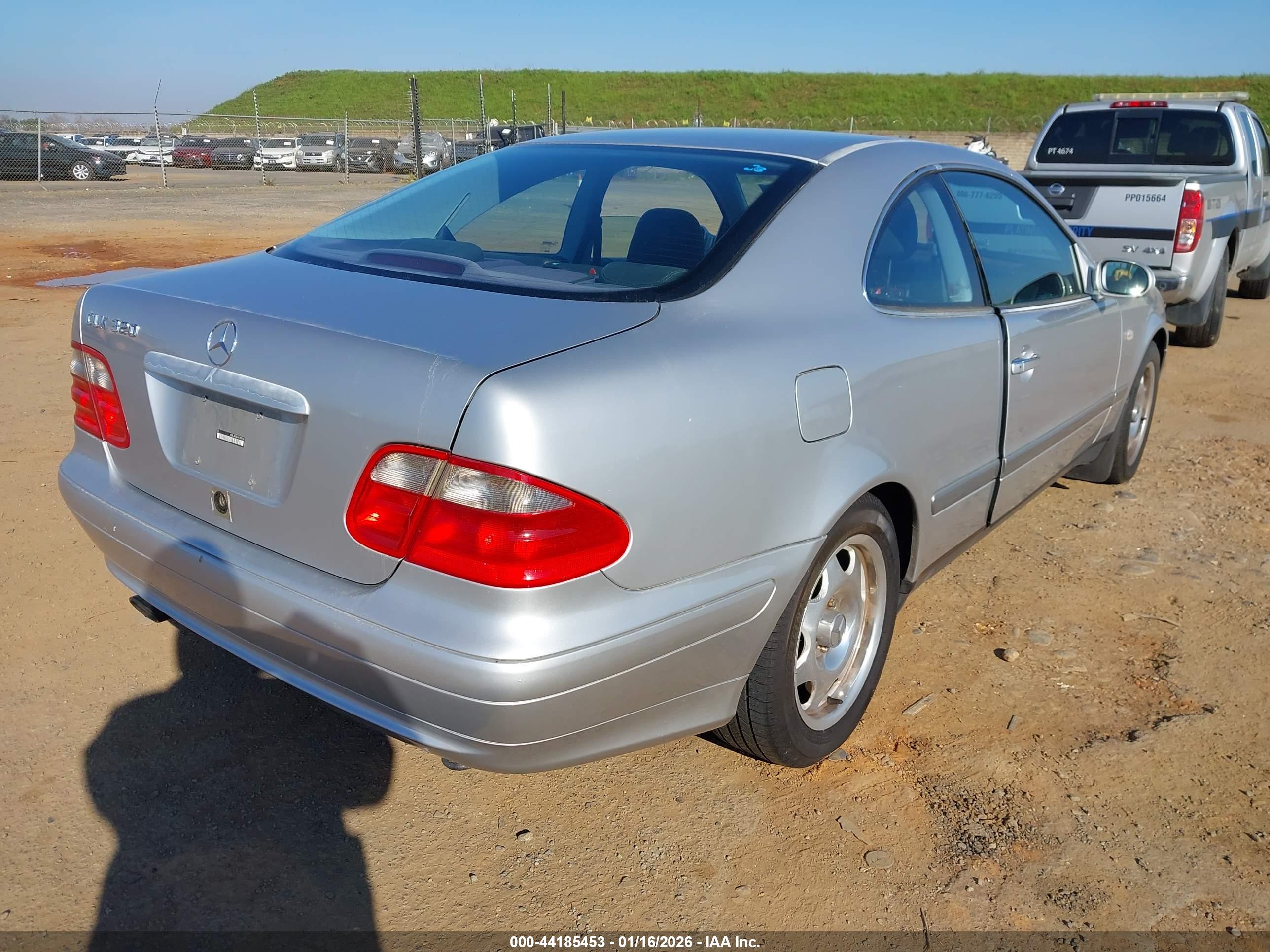 MERCEDES-BENZ CLK image 4