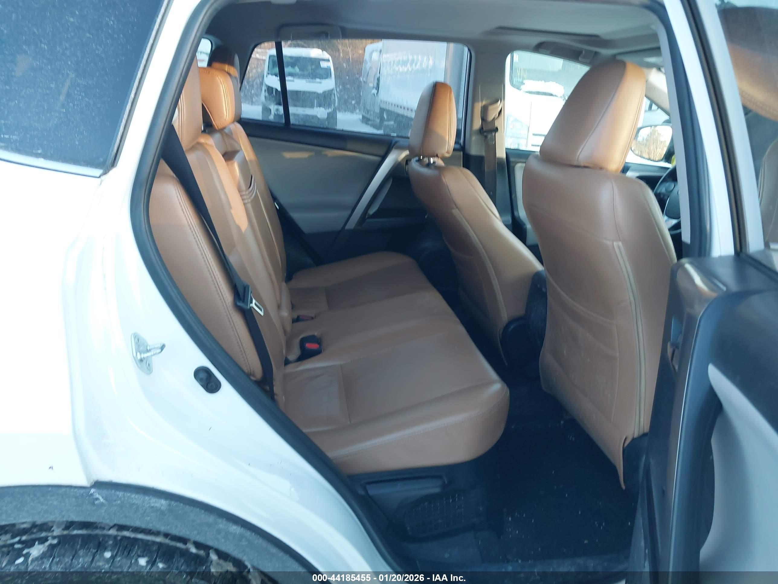 TOYOTA RAV4 image 8