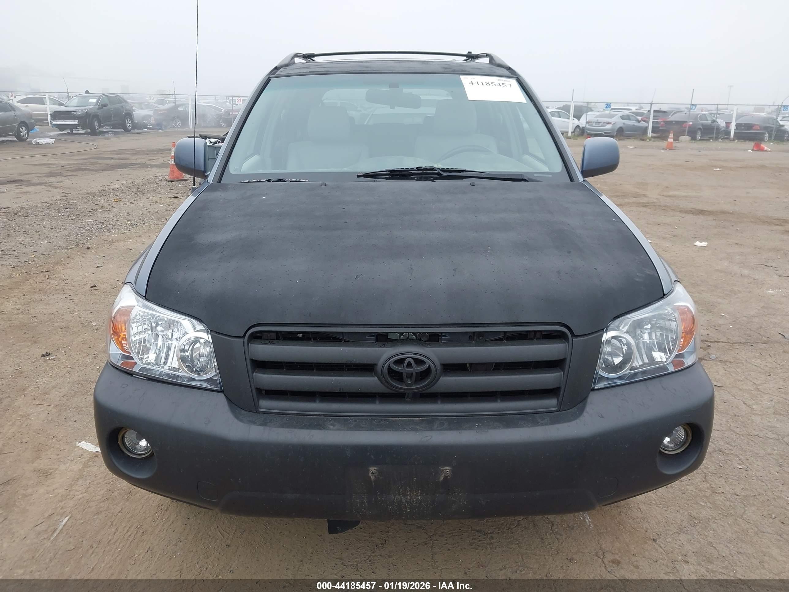 TOYOTA HIGHLANDER image 6