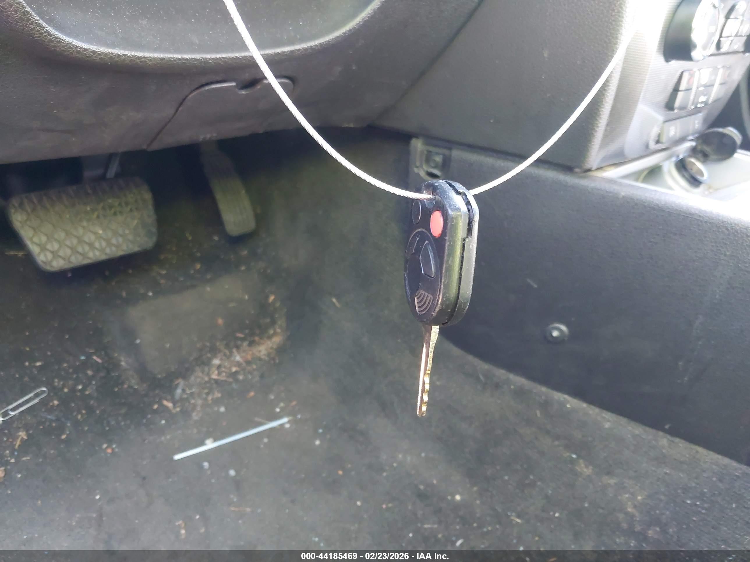 FORD FUSION image 11