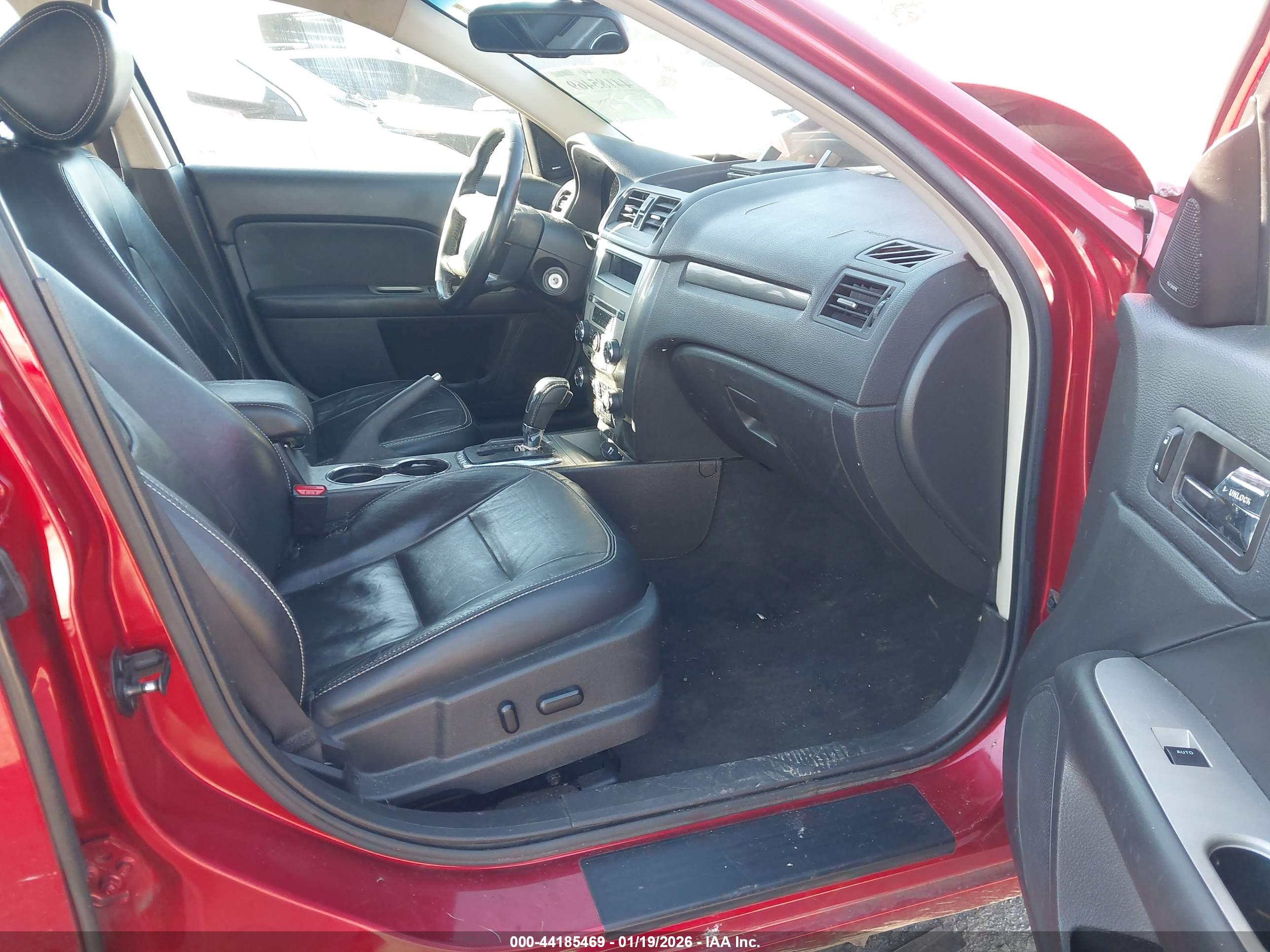 FORD FUSION image 5