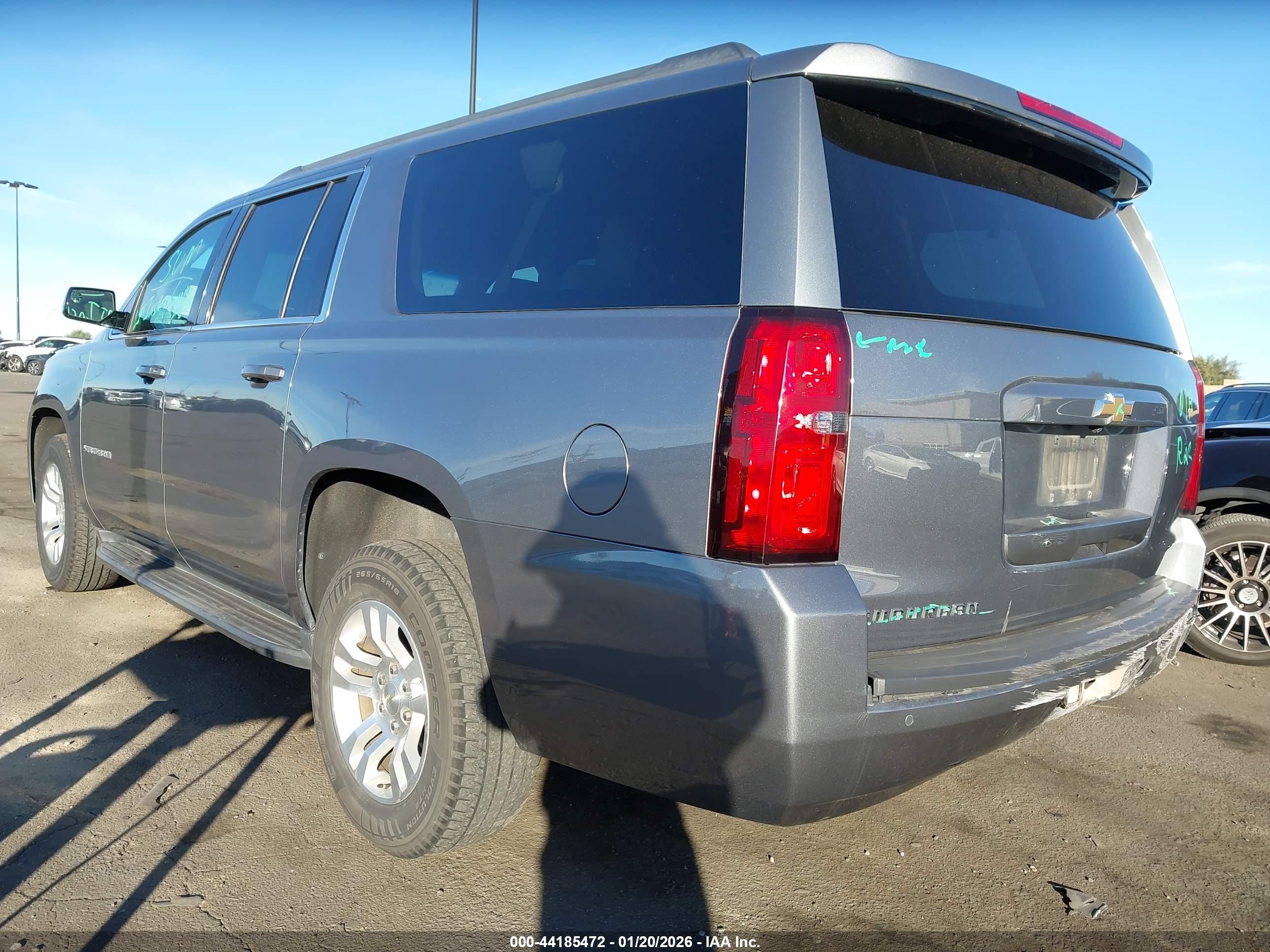 CHEVROLET SUBURBAN image 3