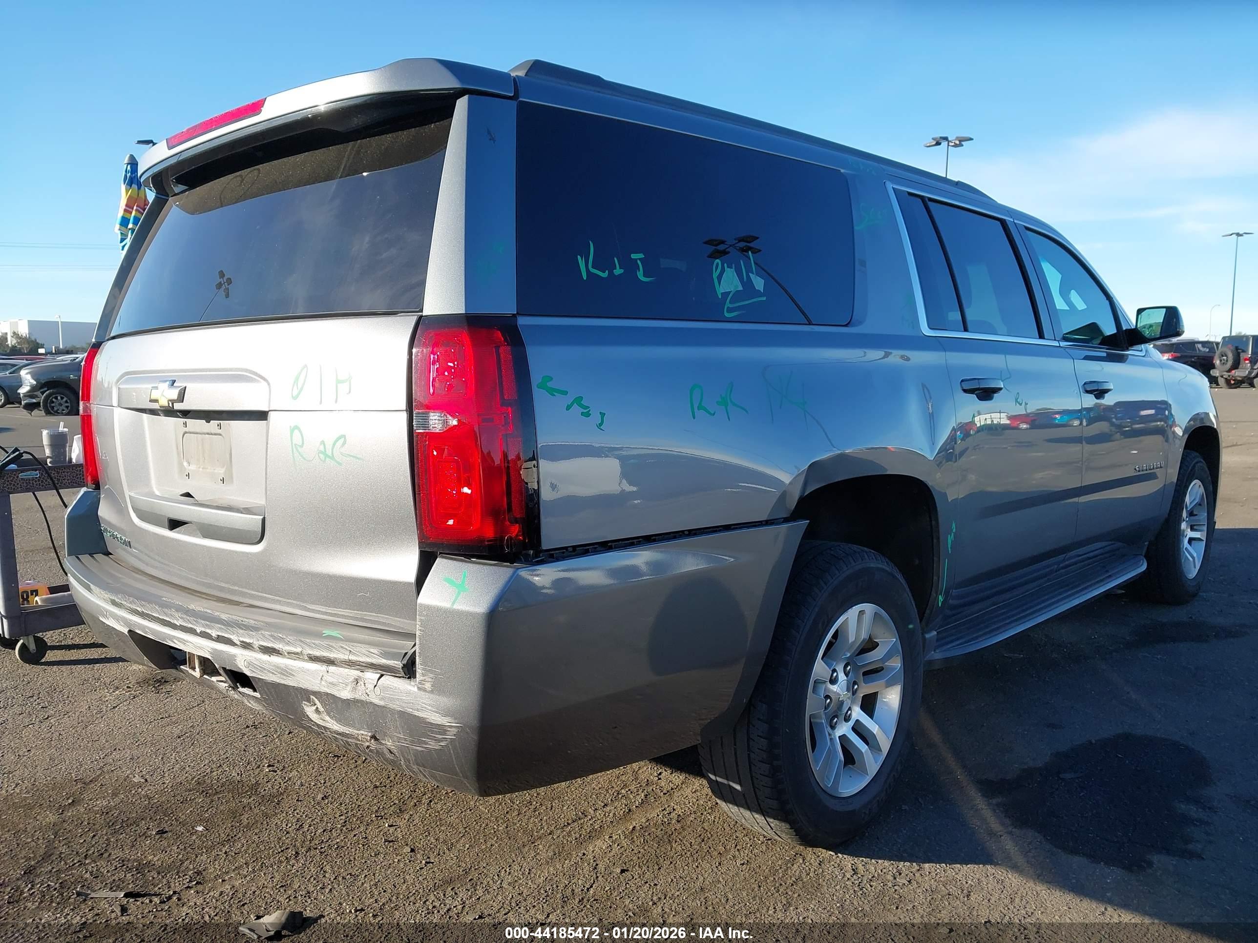 CHEVROLET SUBURBAN image 4