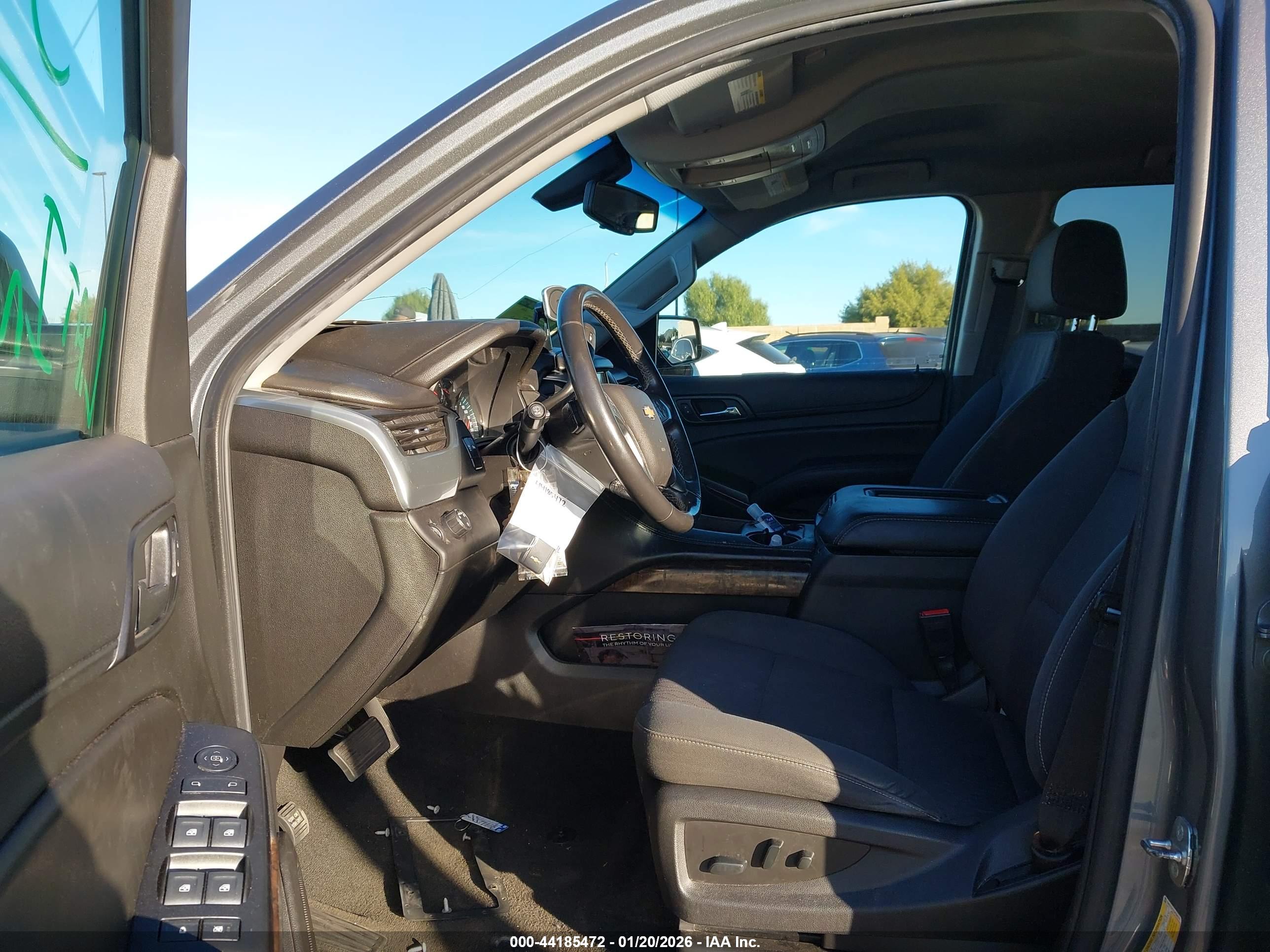 CHEVROLET SUBURBAN image 5