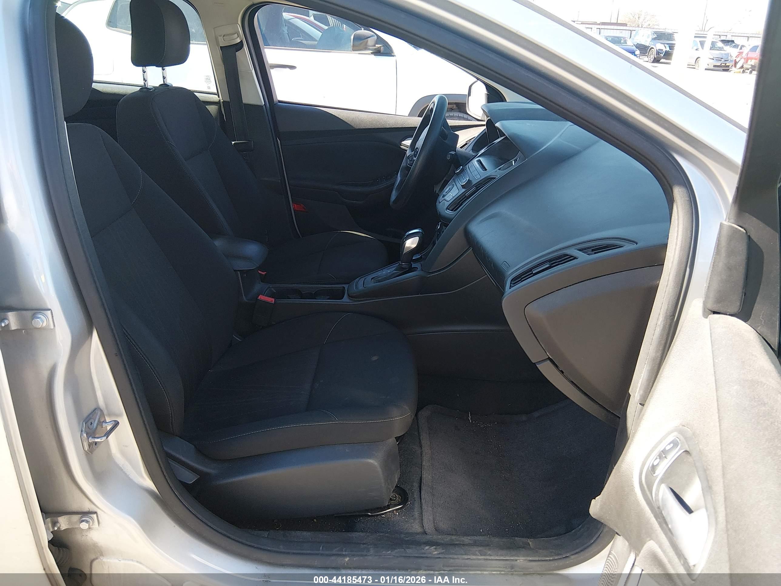 FORD FOCUS image 5