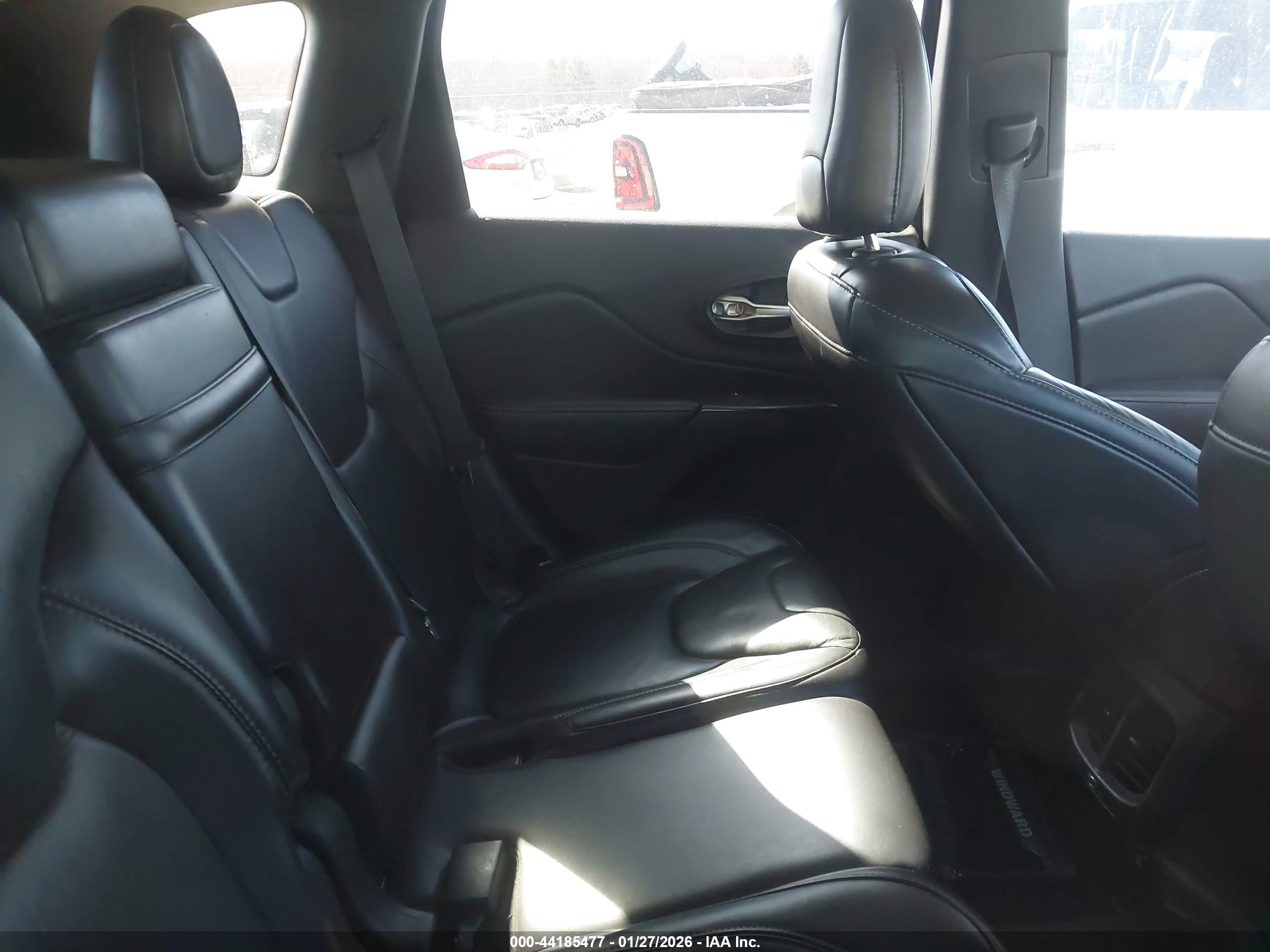 JEEP CHEROKEE image 8