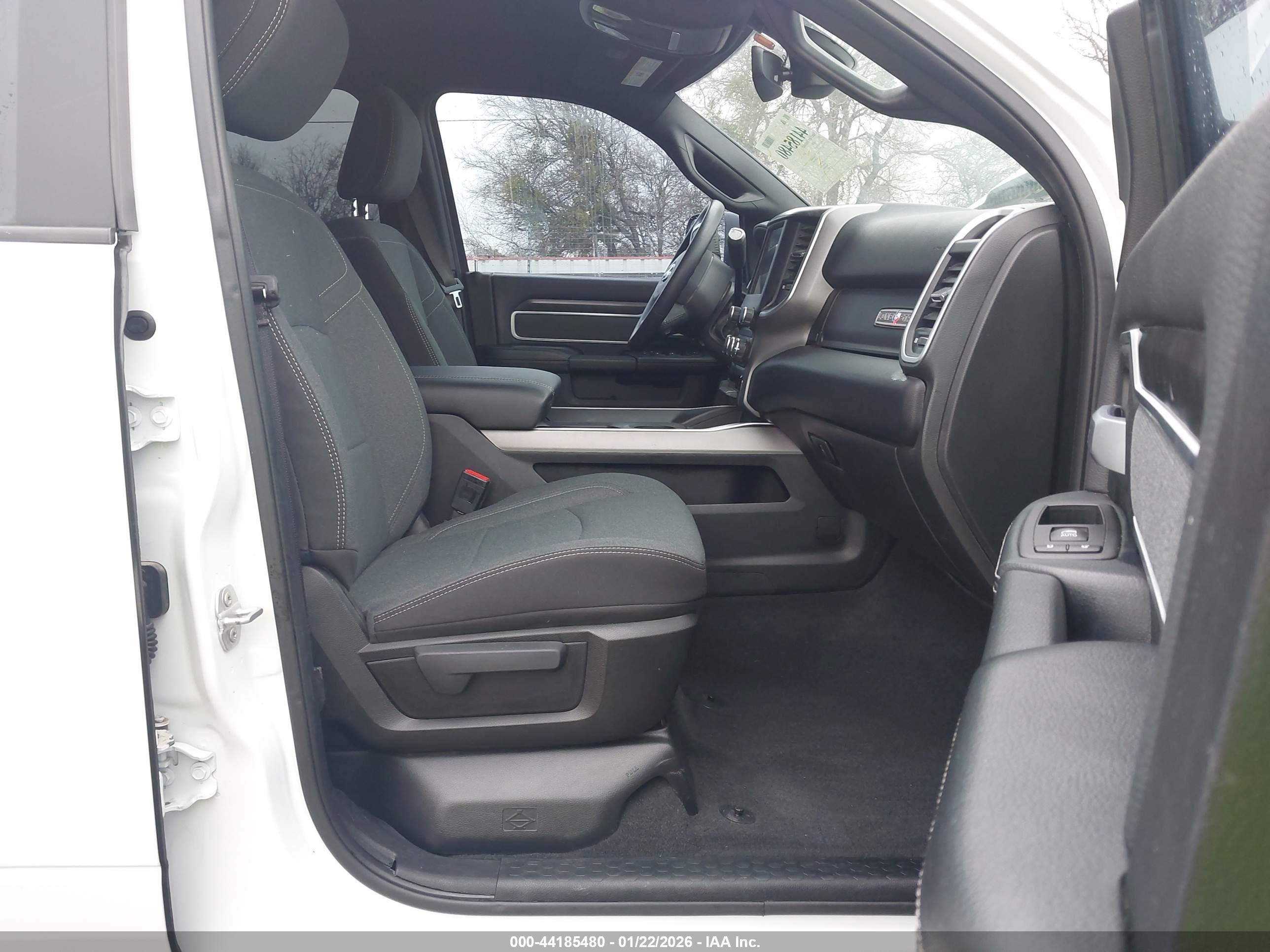 RAM 2500 image 5