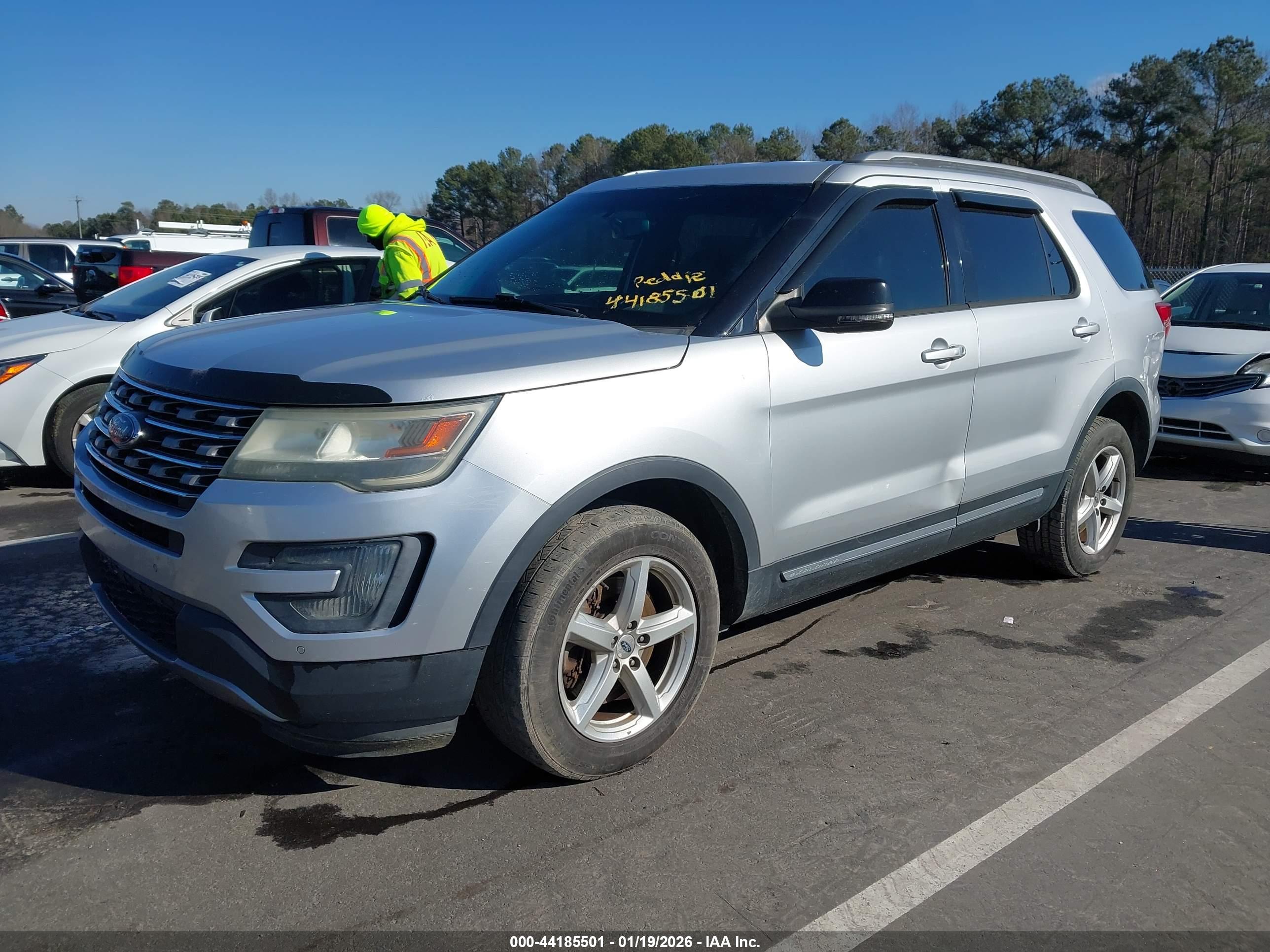 FORD EXPLORER image 2