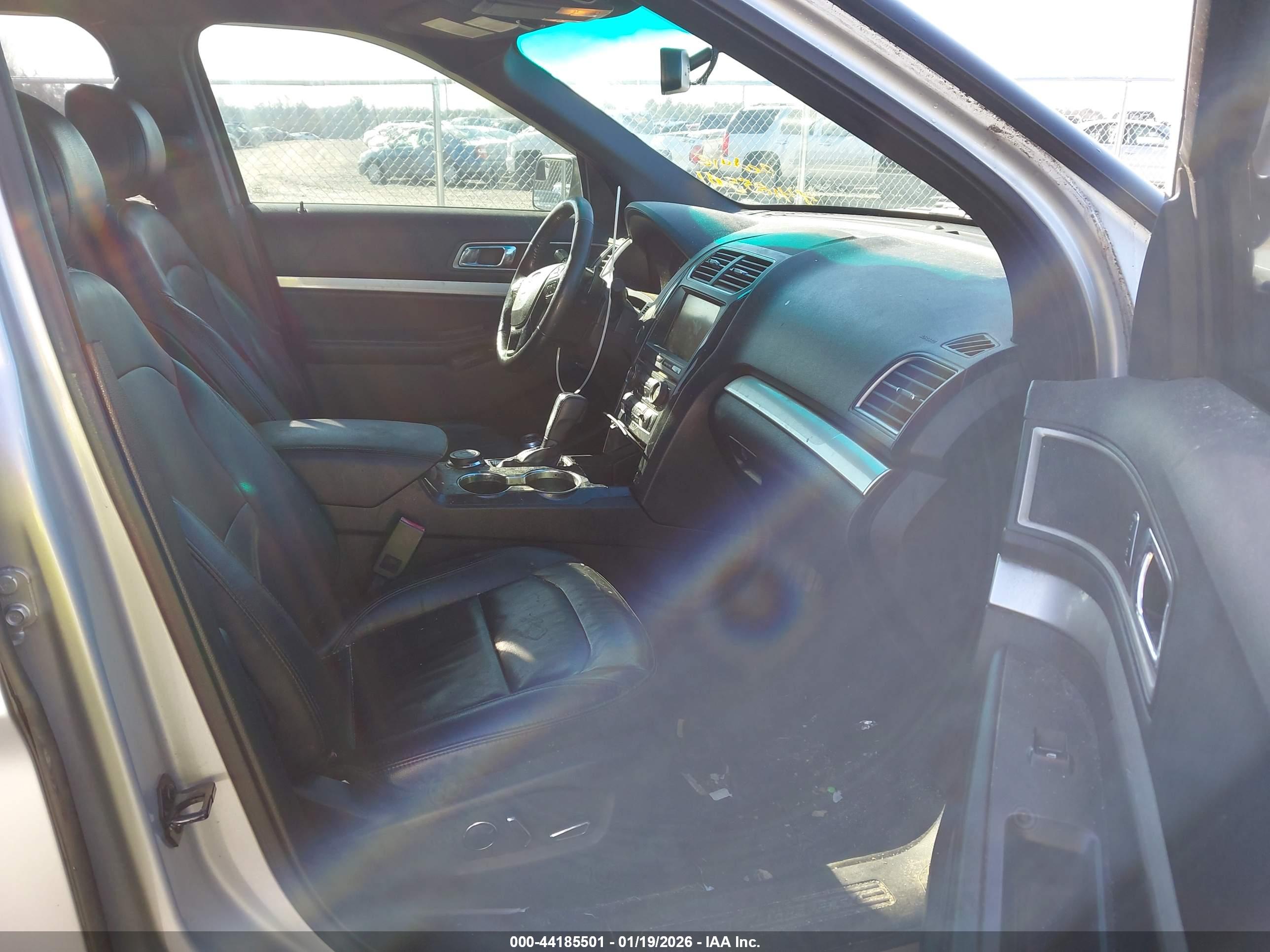 FORD EXPLORER image 5