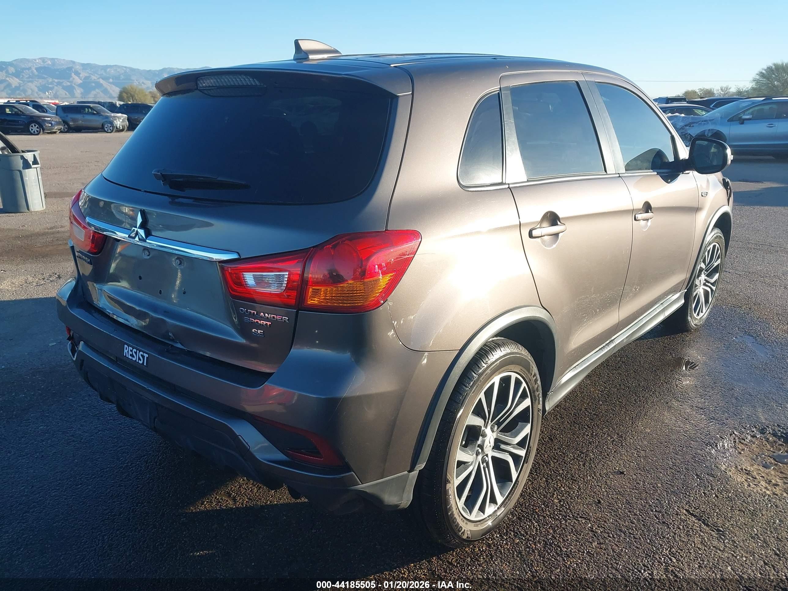 MITSUBISHI OUTLANDER image 4