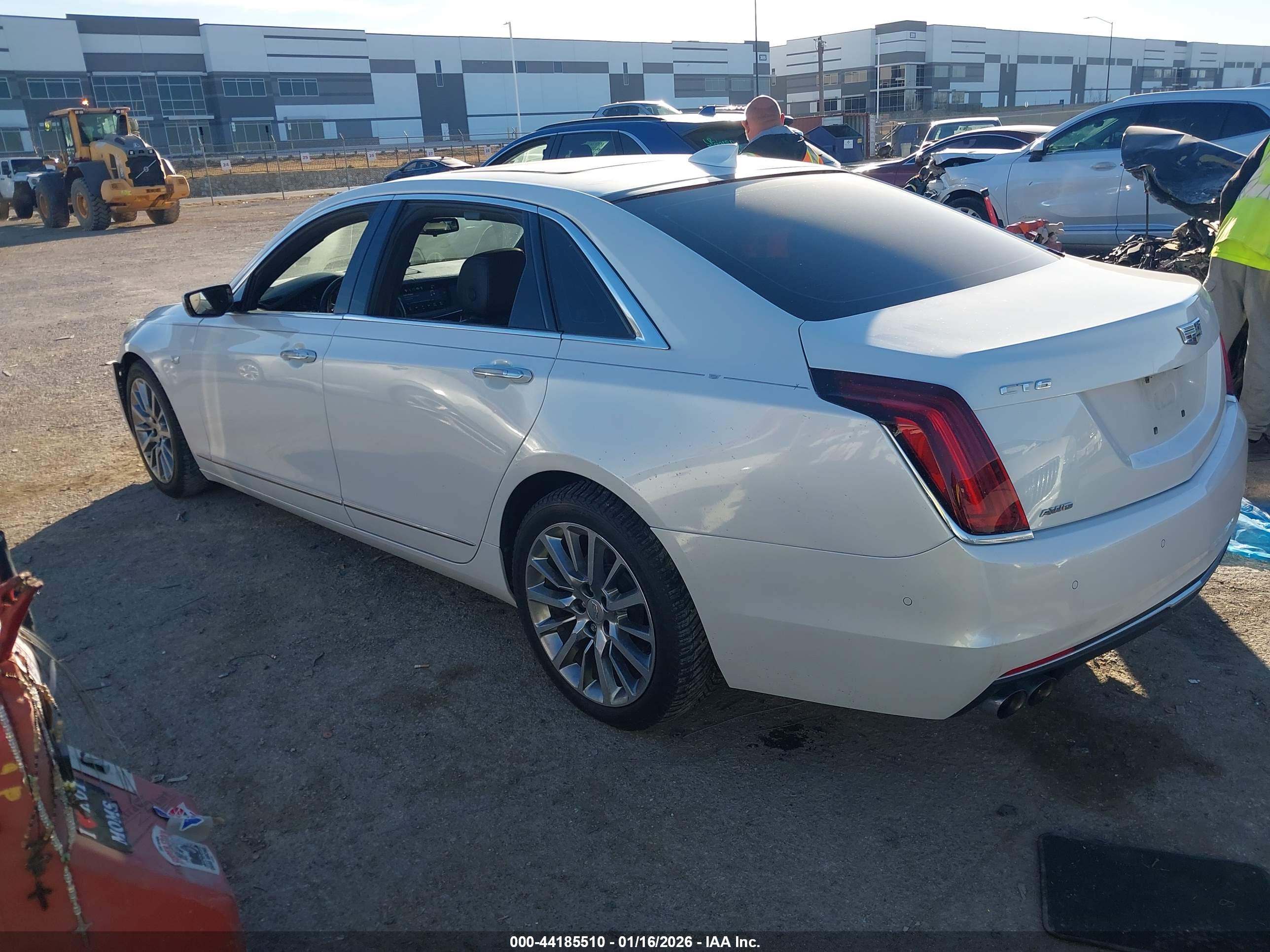 CADILLAC CT6 image 3