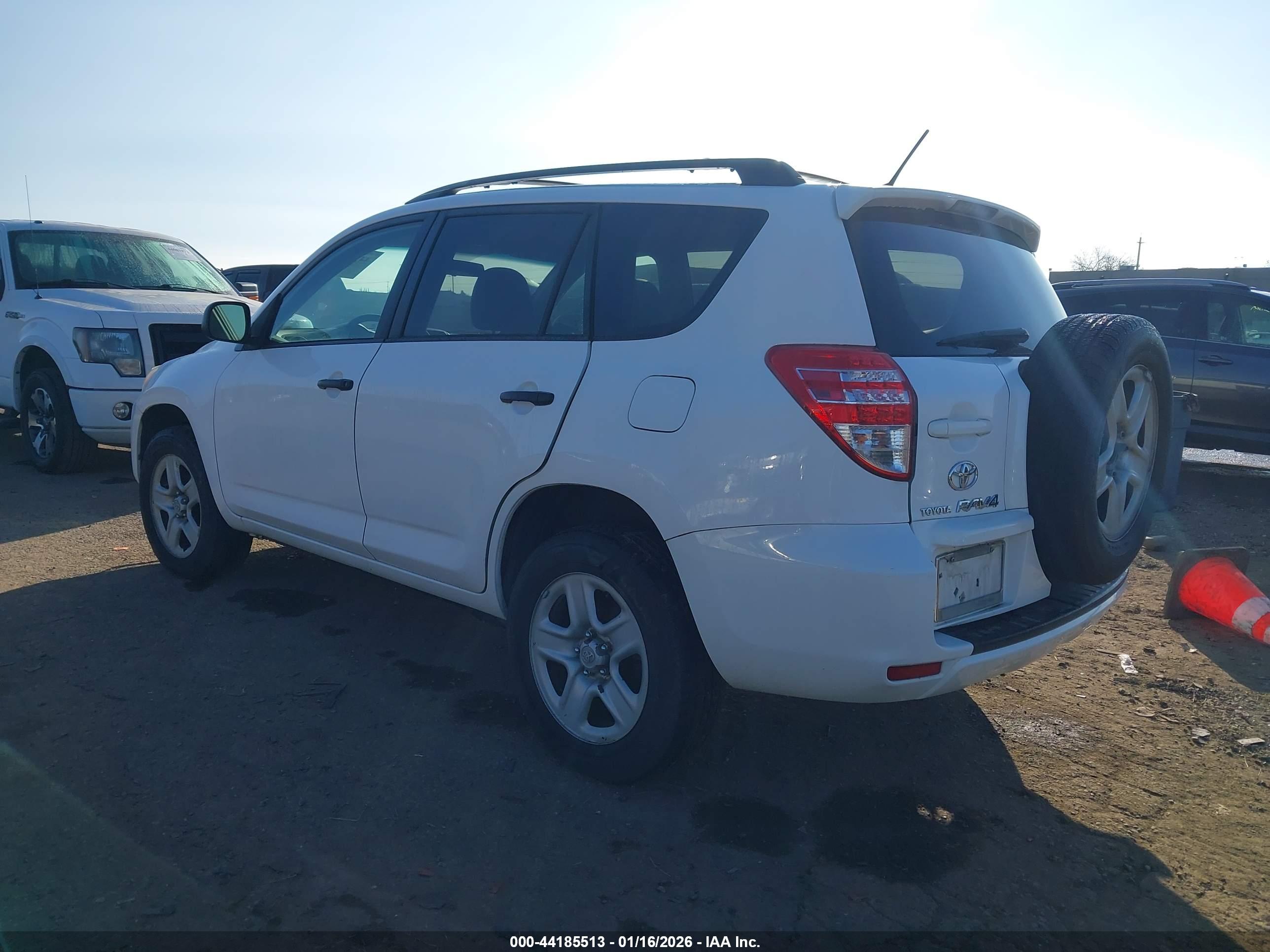 TOYOTA RAV4 image 3