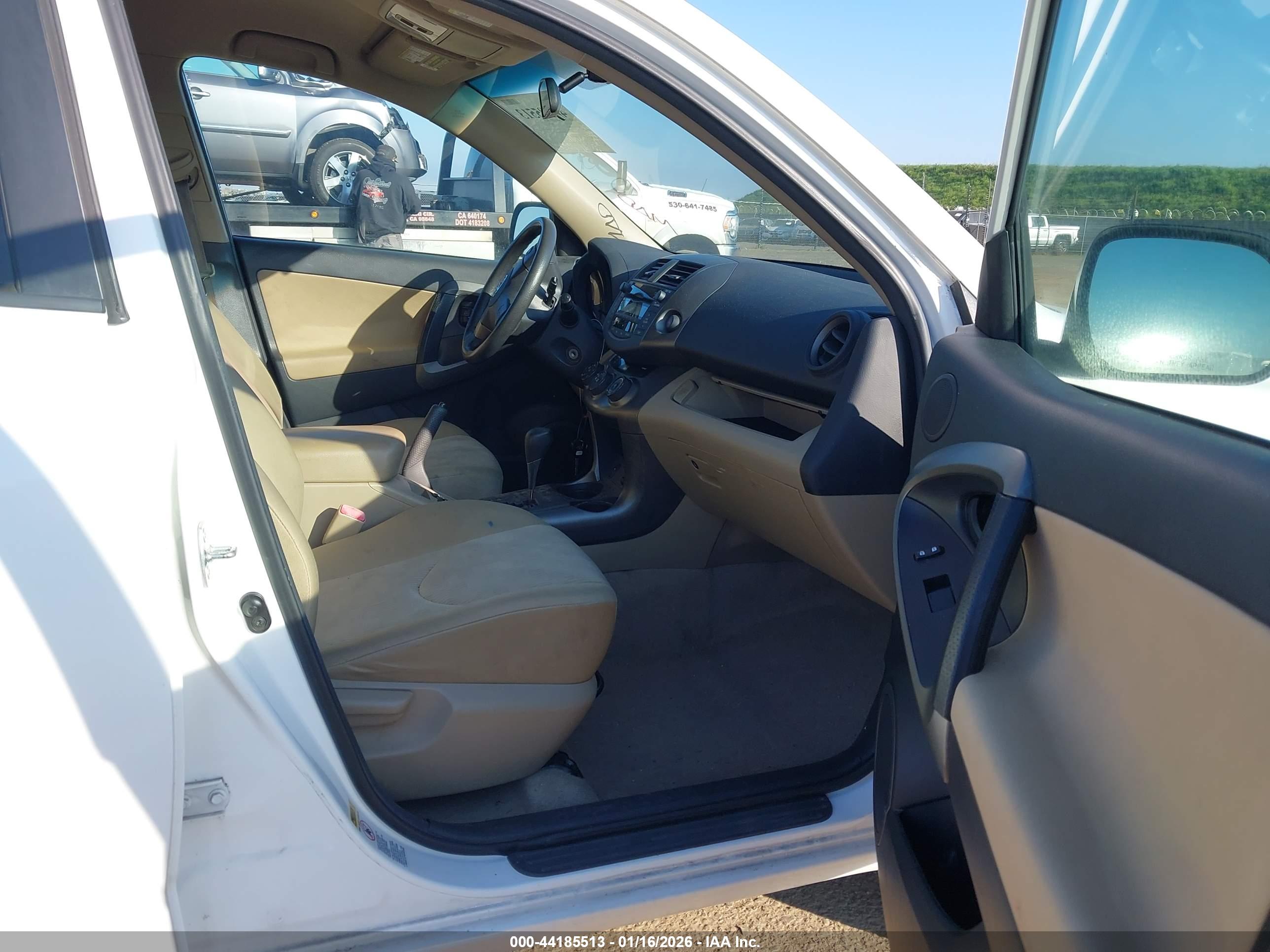 TOYOTA RAV4 image 5
