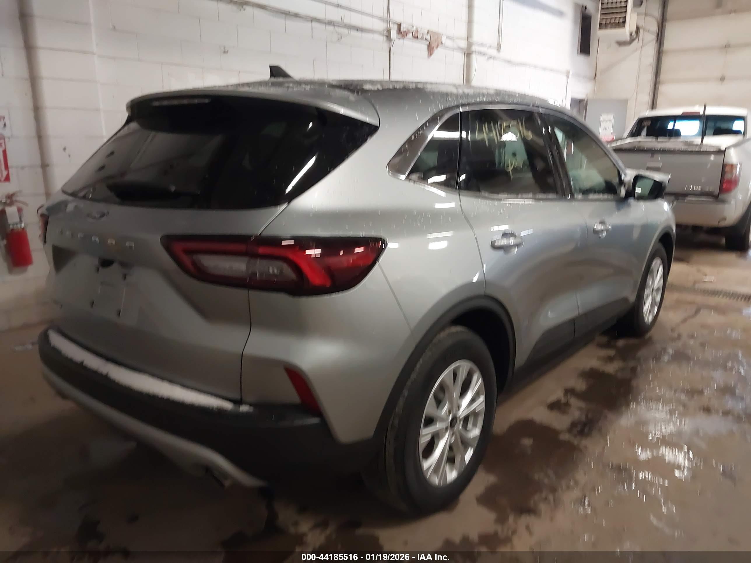 FORD ESCAPE image 4