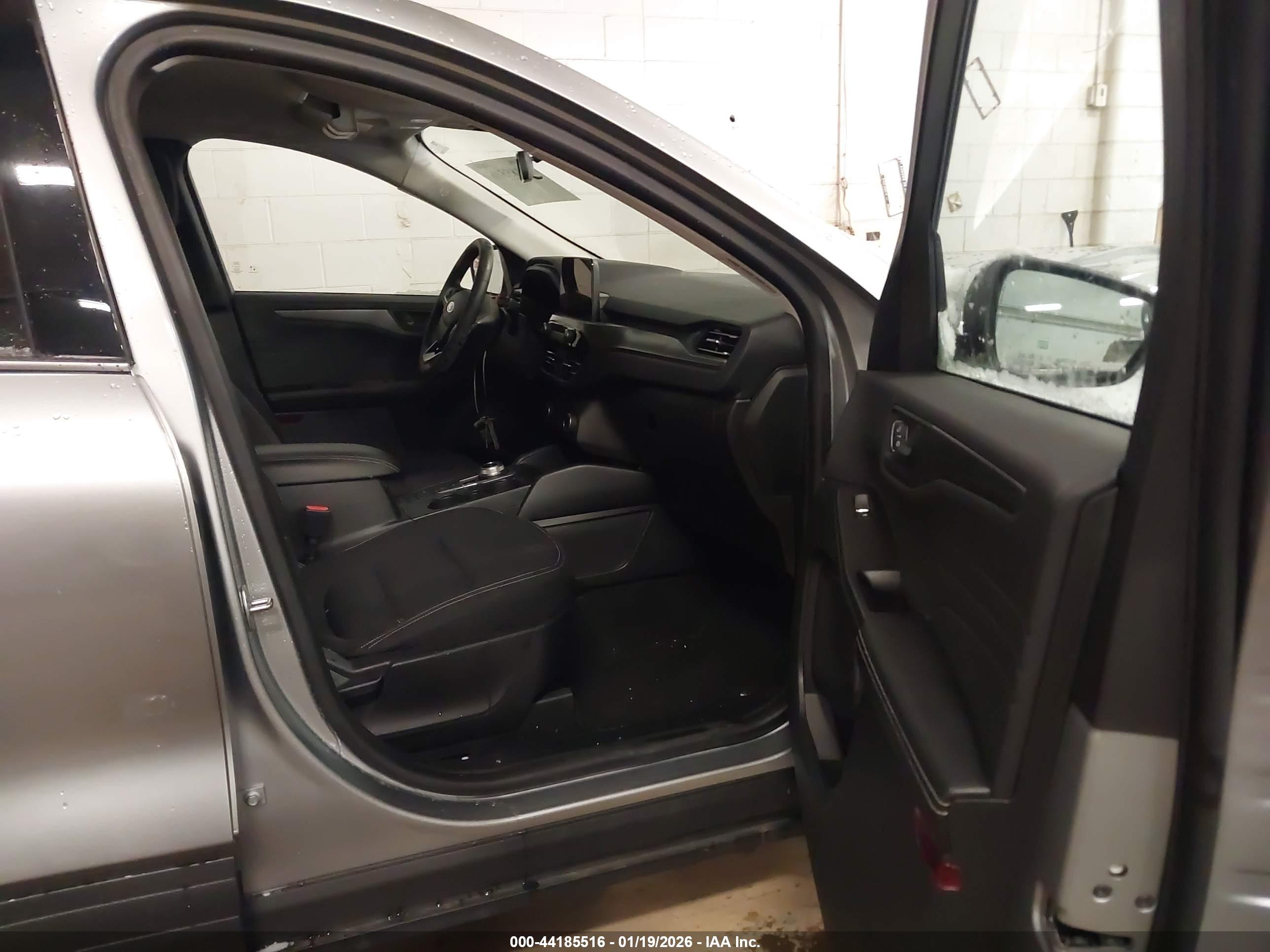 FORD ESCAPE image 5