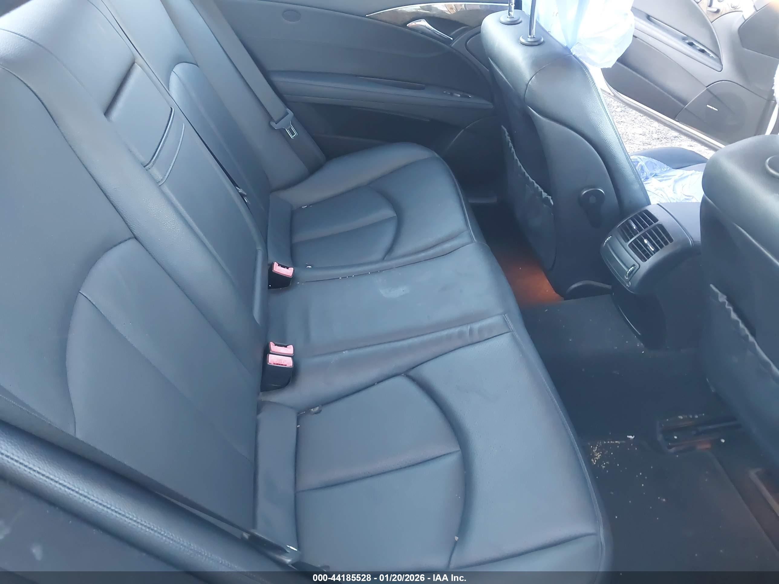 MERCEDES-BENZ E image 8