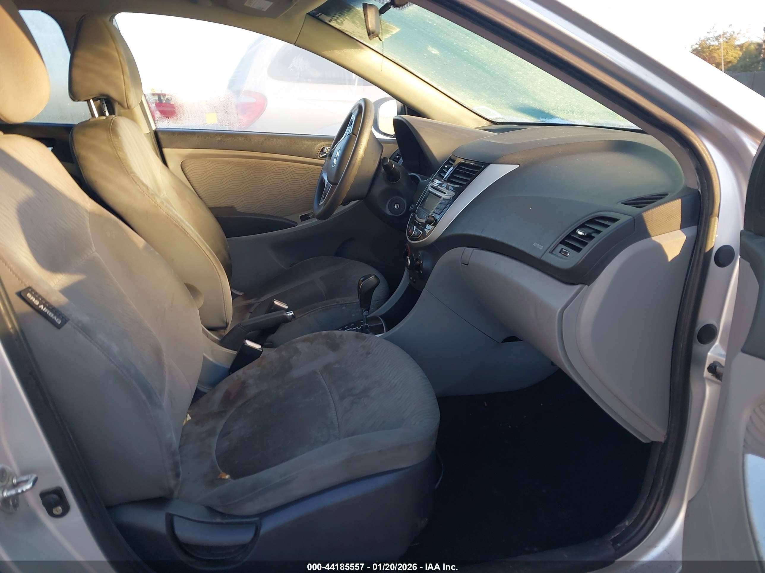 HYUNDAI ACCENT image 5