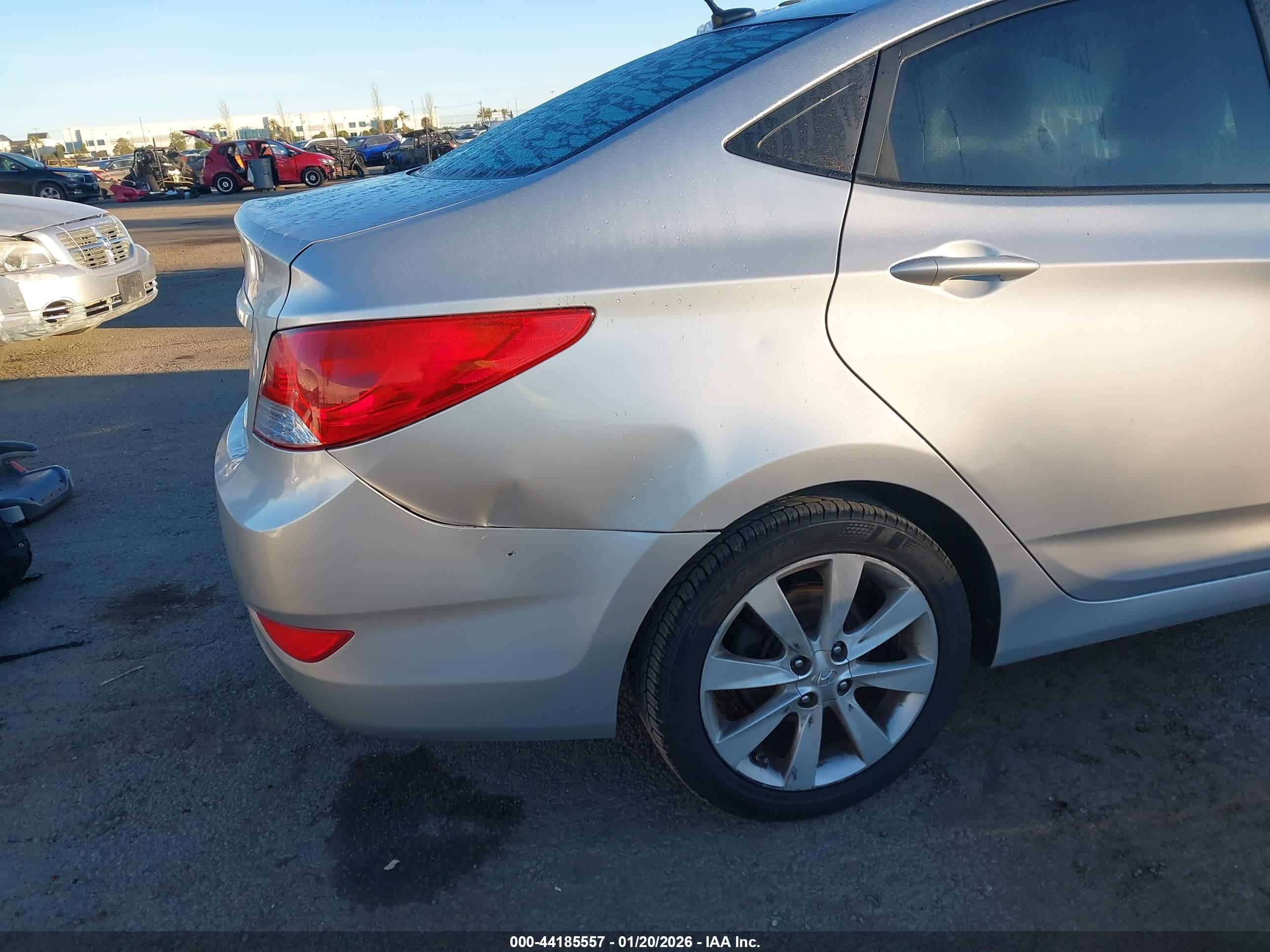 HYUNDAI ACCENT image 6