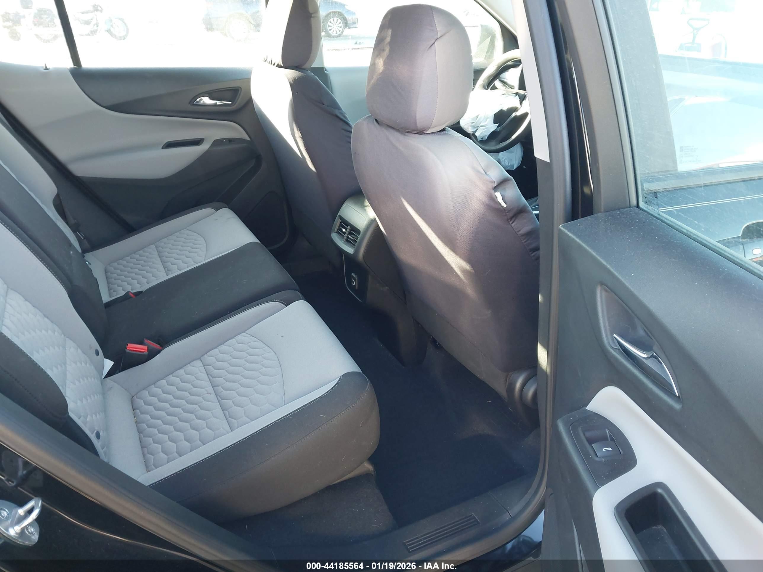 CHEVROLET EQUINOX image 8