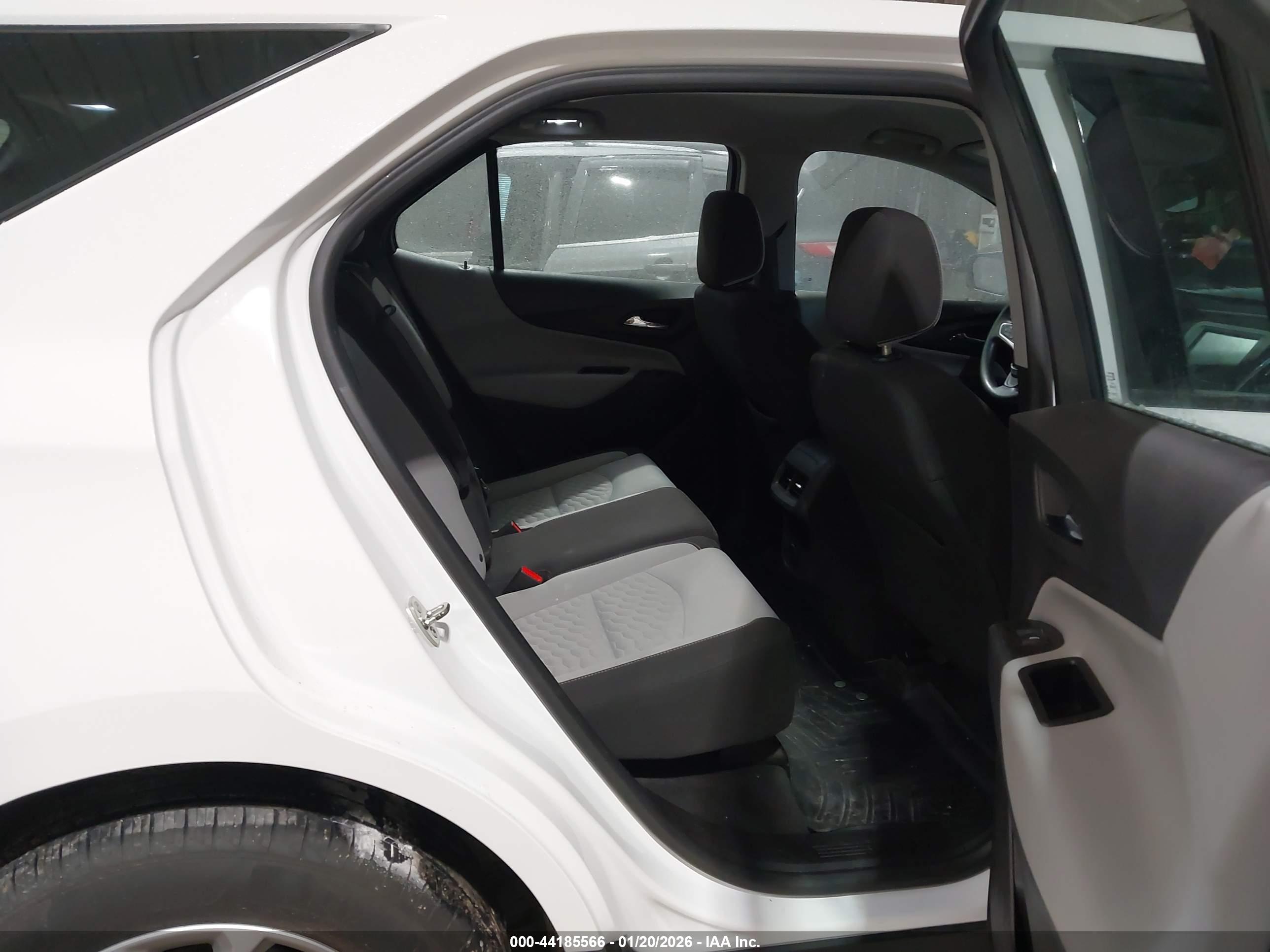 CHEVROLET EQUINOX image 8