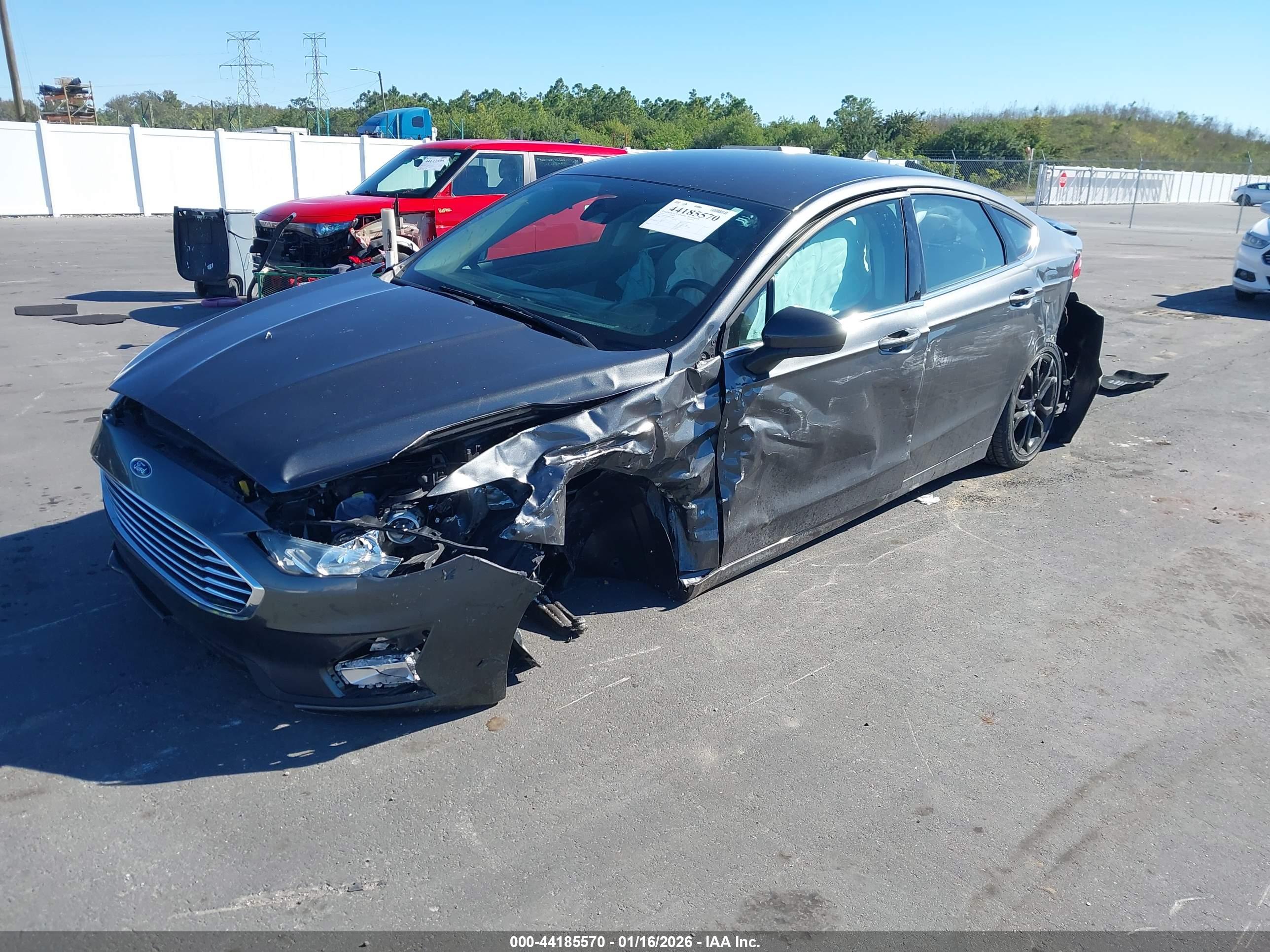 FORD FUSION image 2