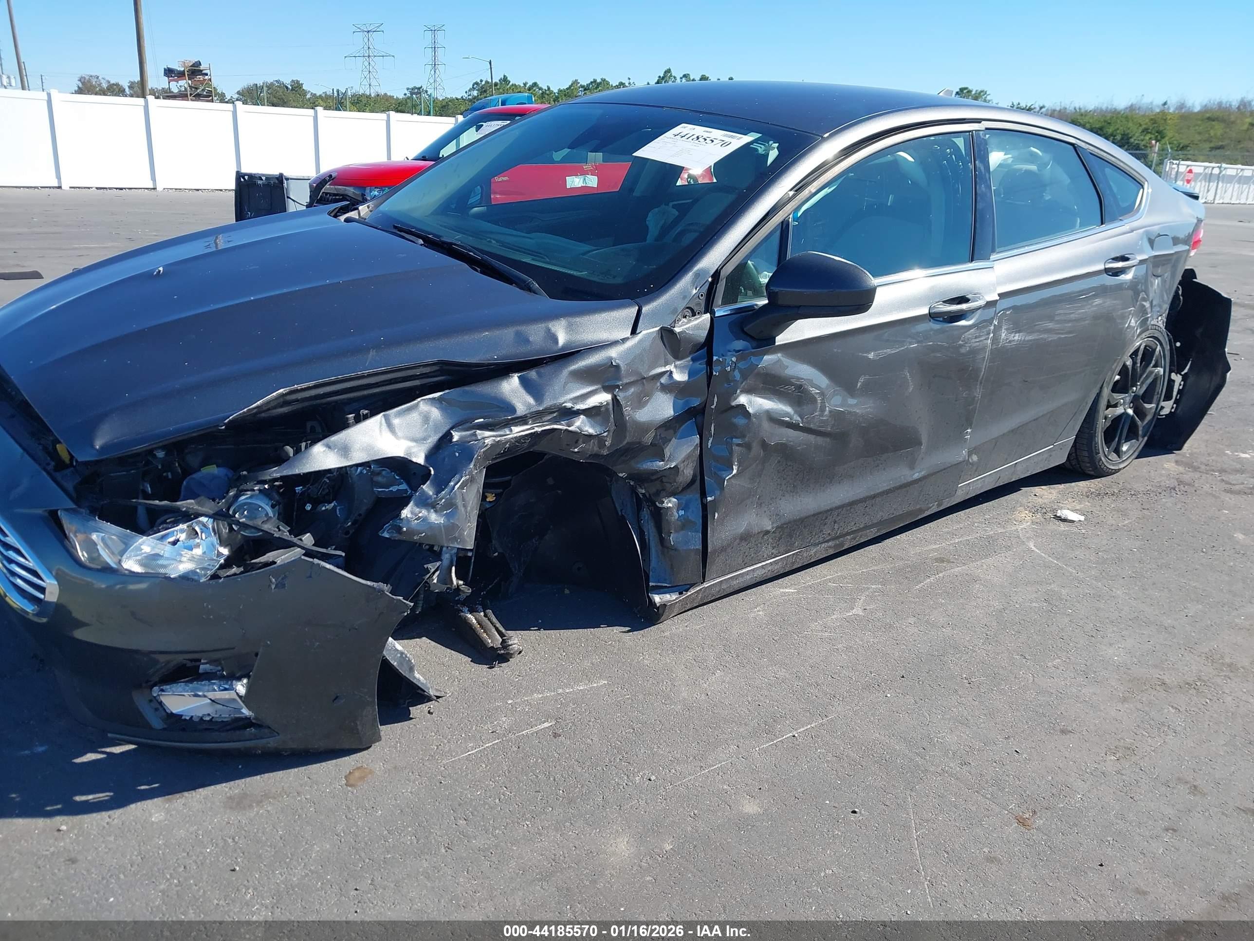 FORD FUSION image 6
