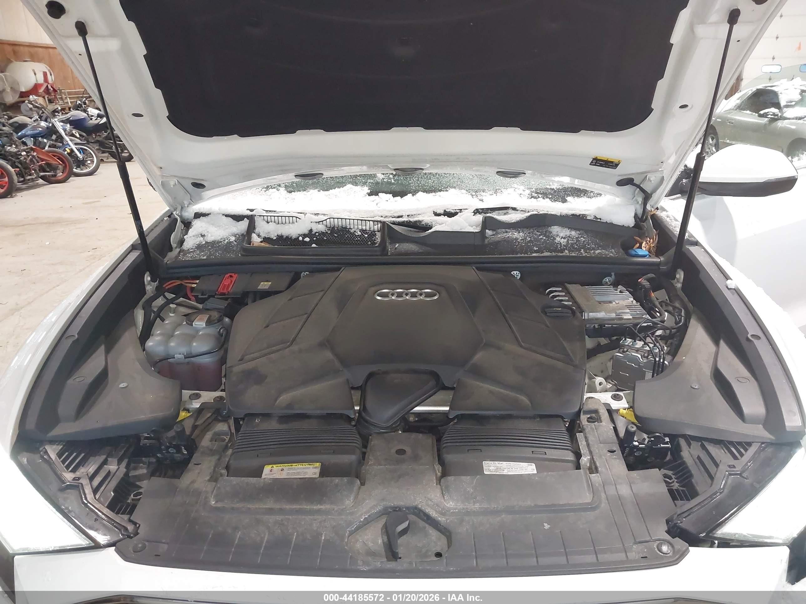 AUDI Q8 image 10
