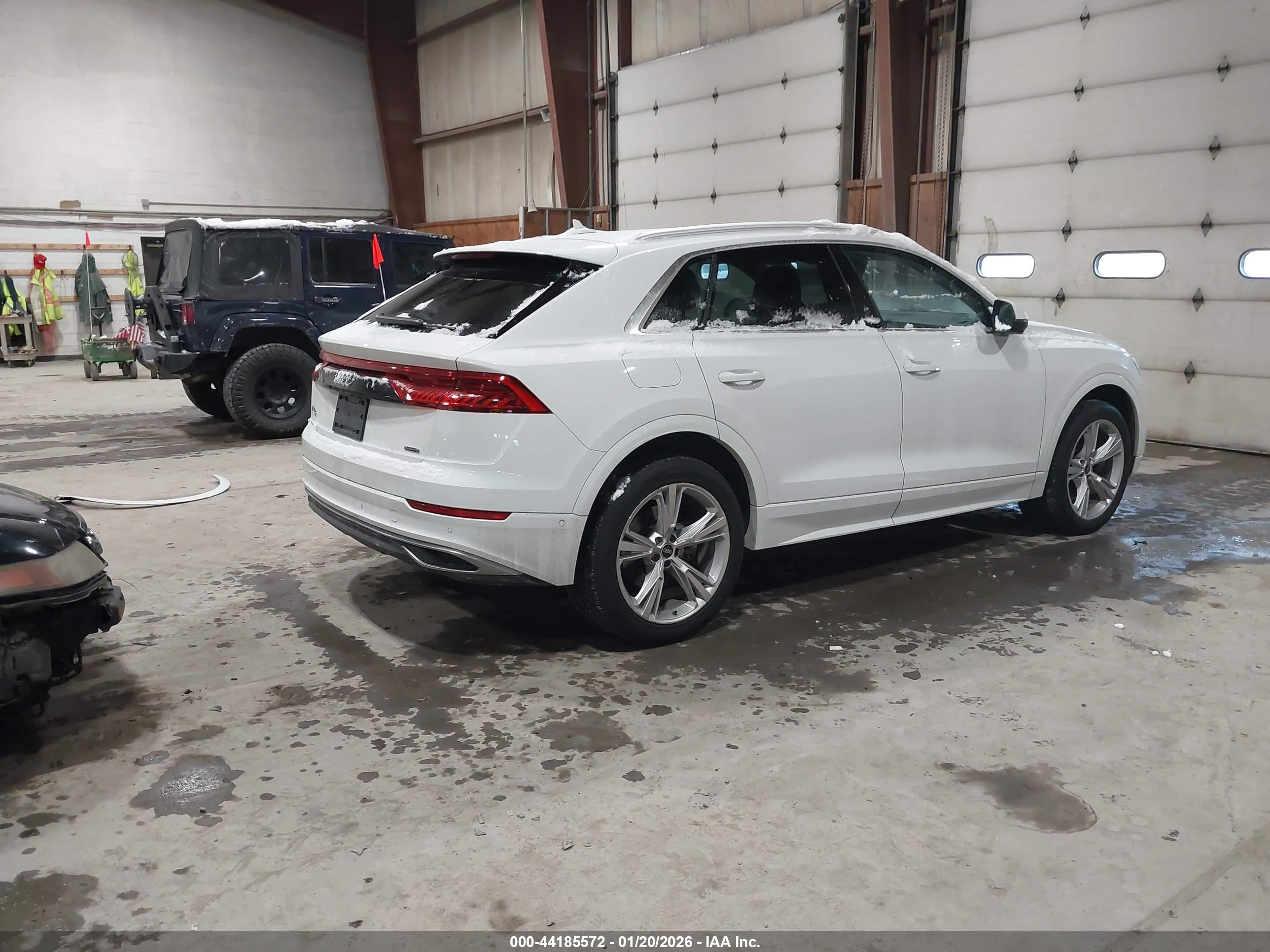 AUDI Q8 image 4