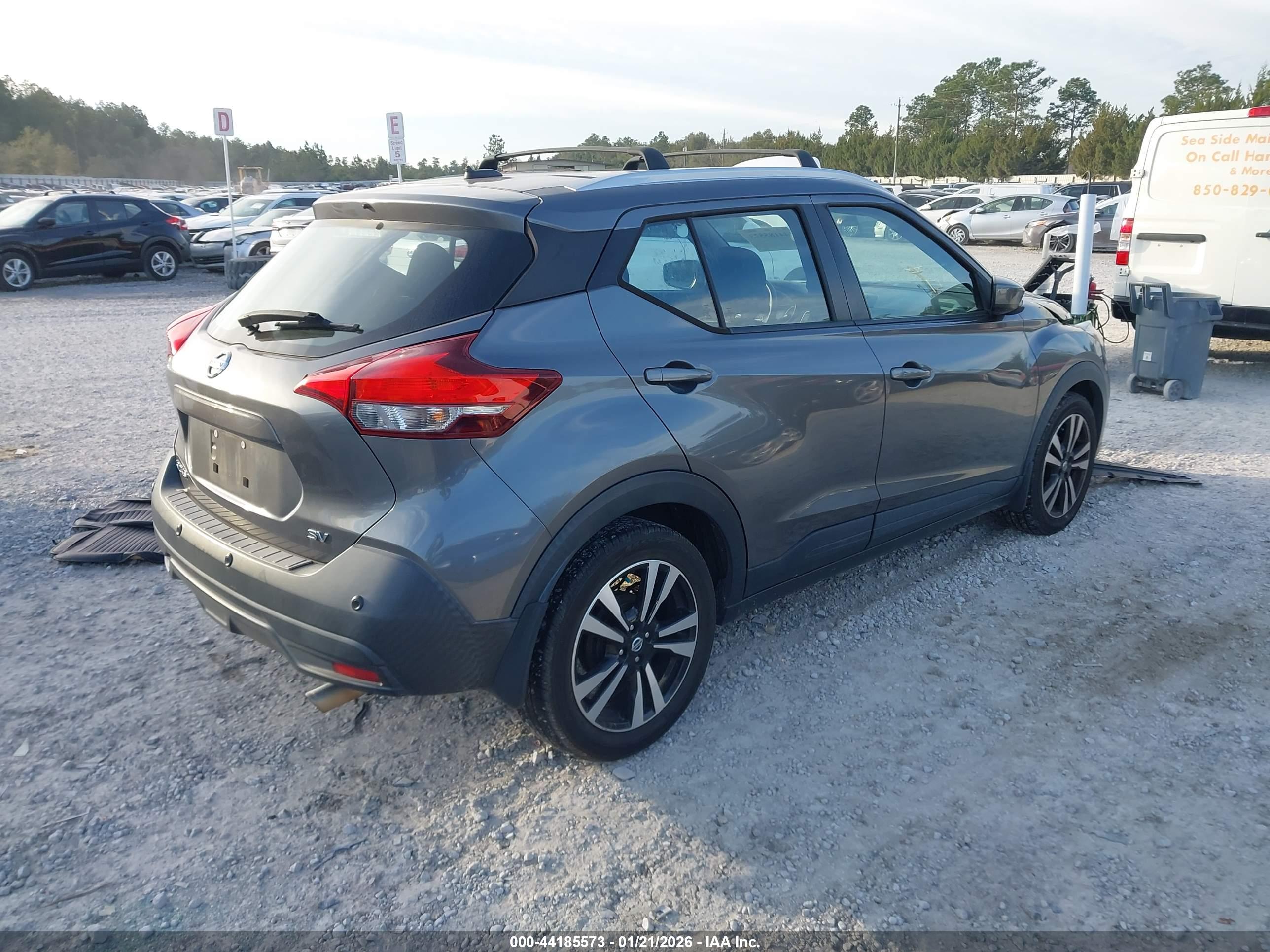 NISSAN KICKS image 4