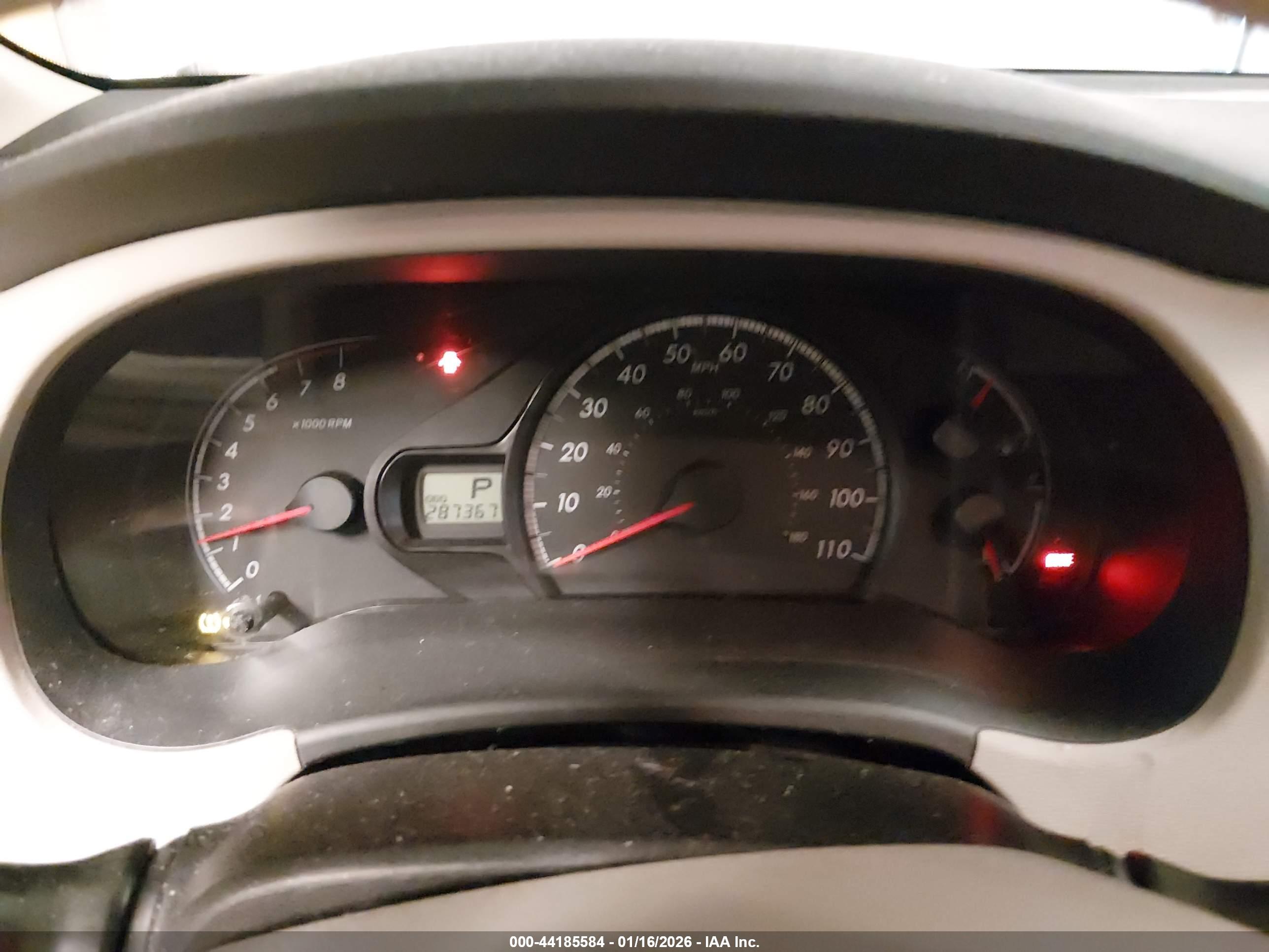 TOYOTA SIENNA image 7