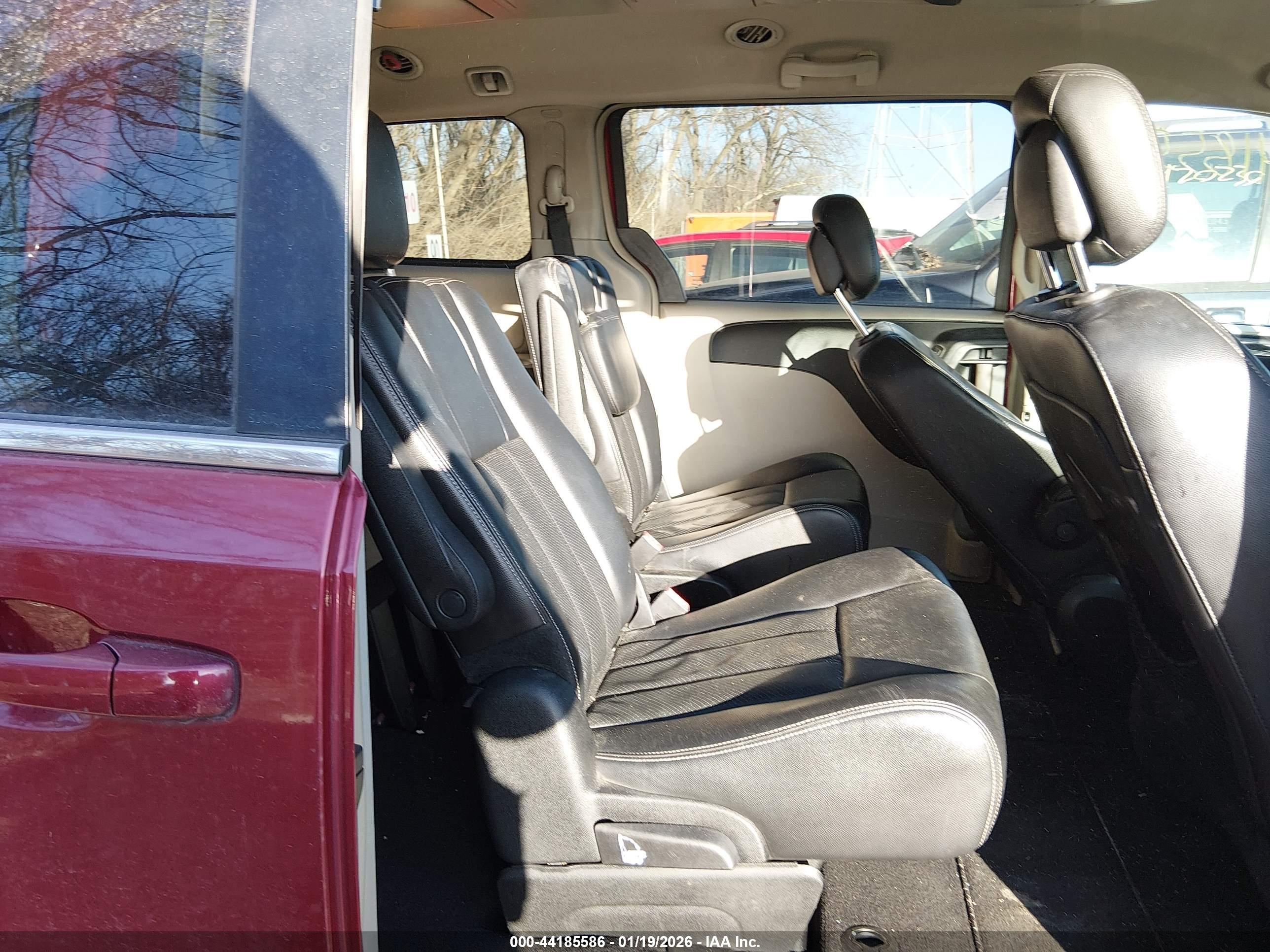 CHRYSLER TOWN image 8