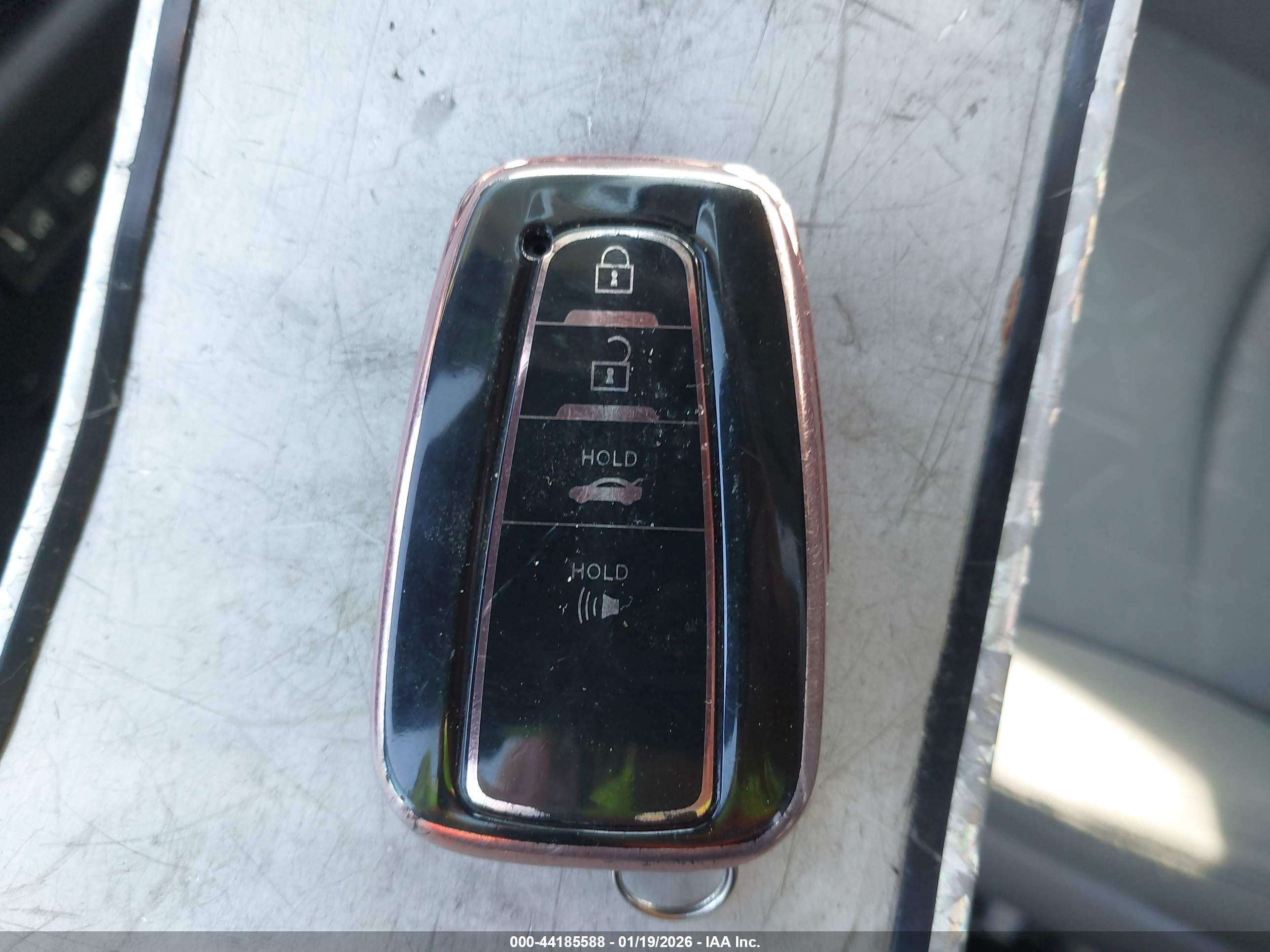TOYOTA RAV4 image 11