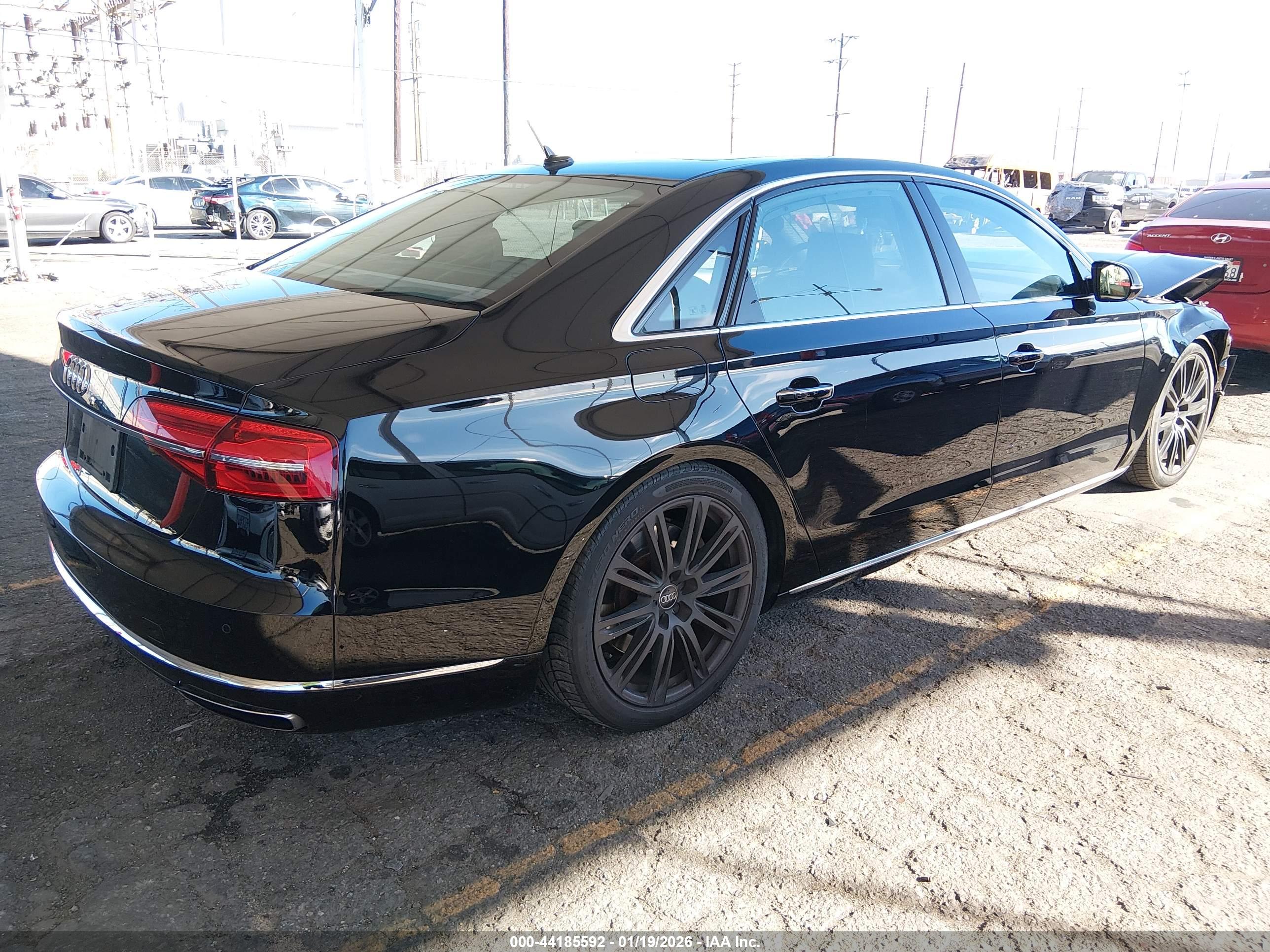AUDI A8 image 4