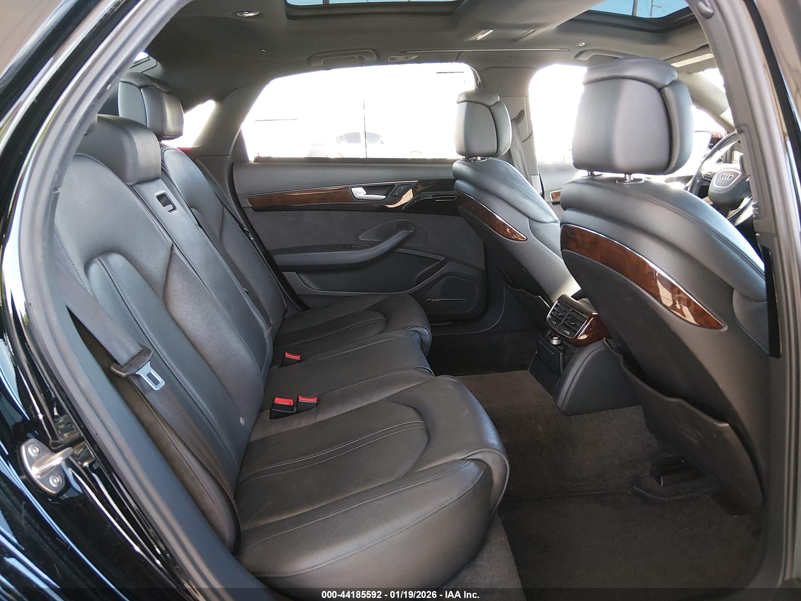 AUDI A8 image 8