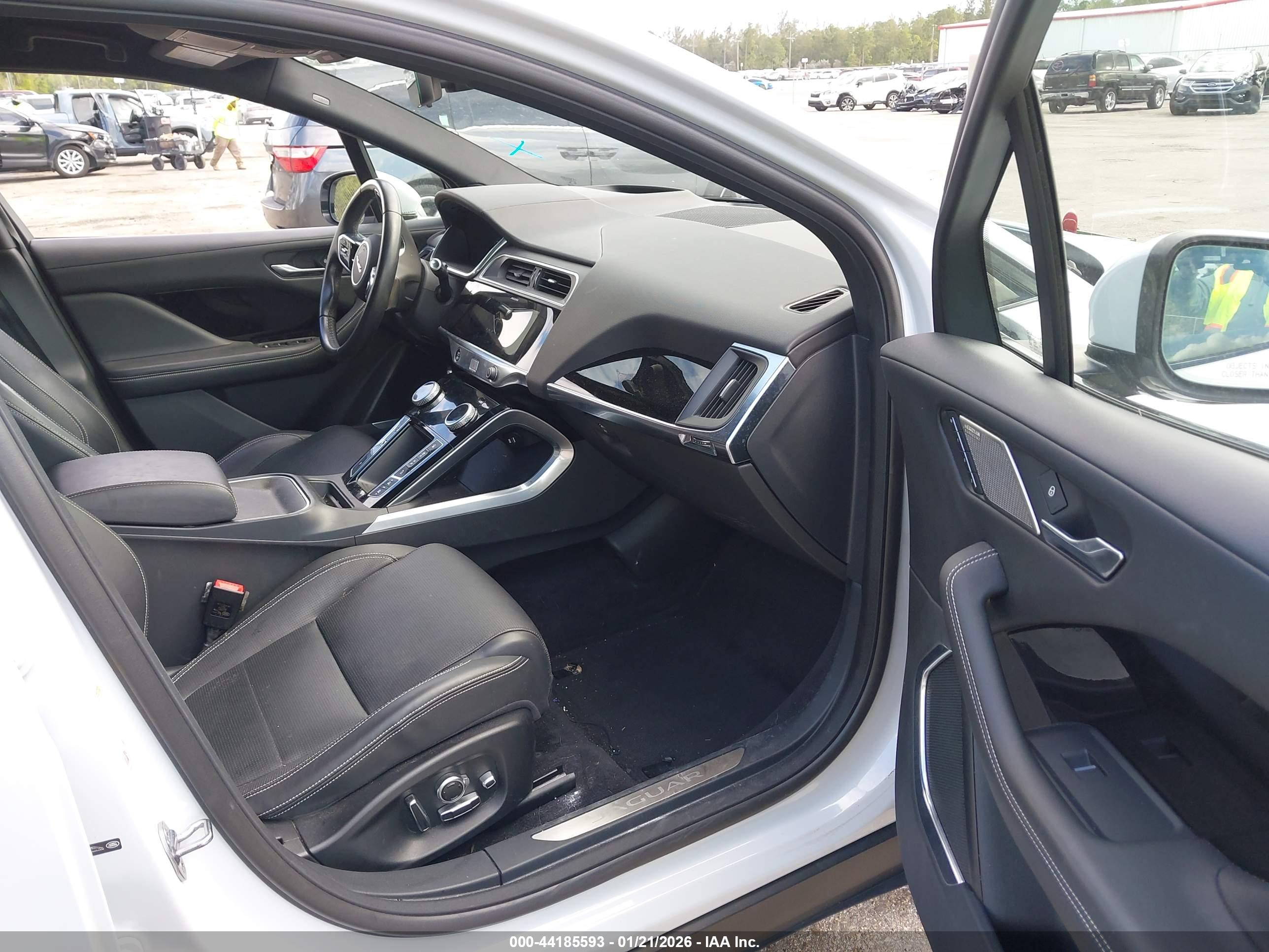 JAGUAR I-PACE image 5