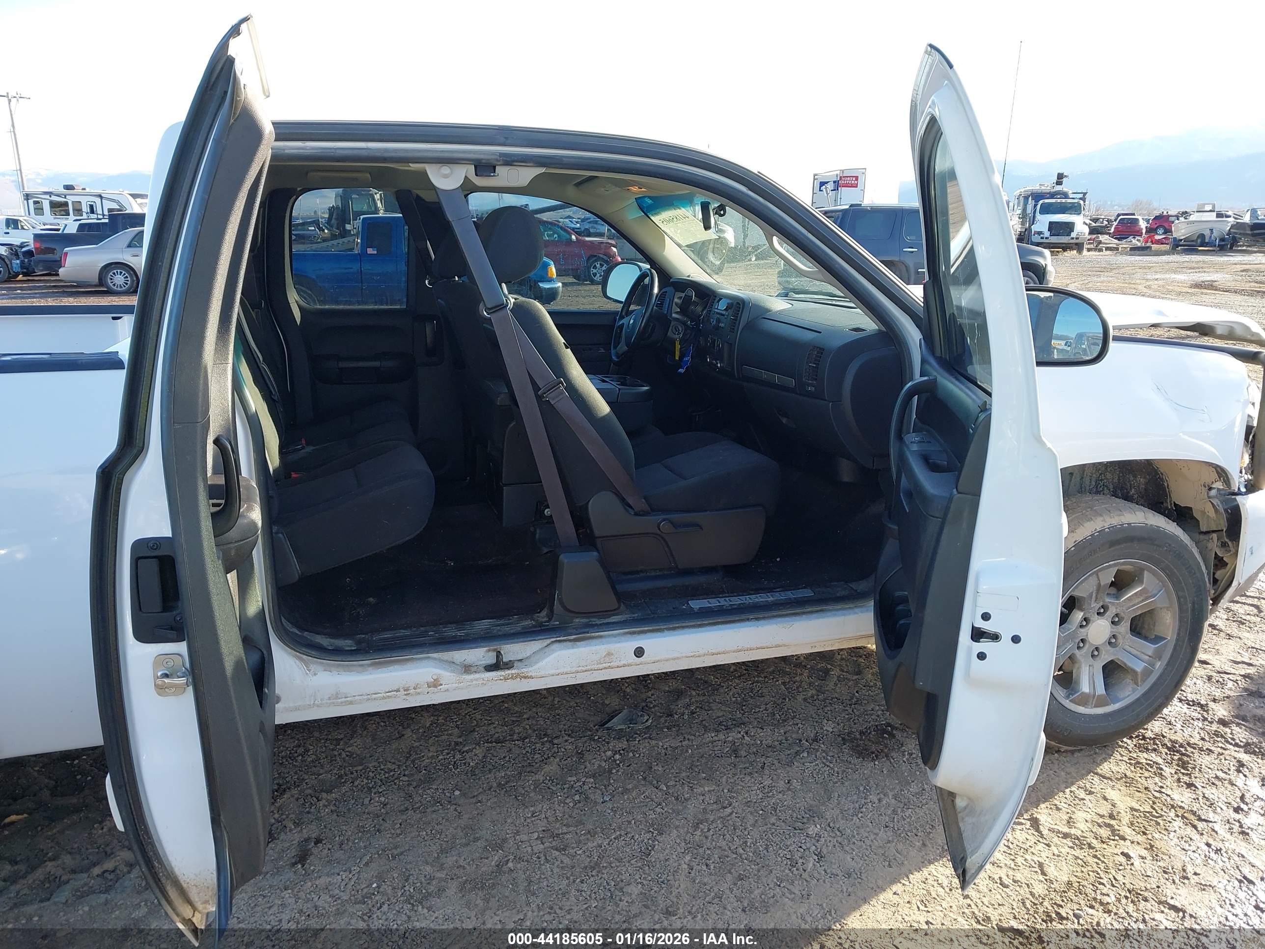 CHEVROLET SILVERADO image 5