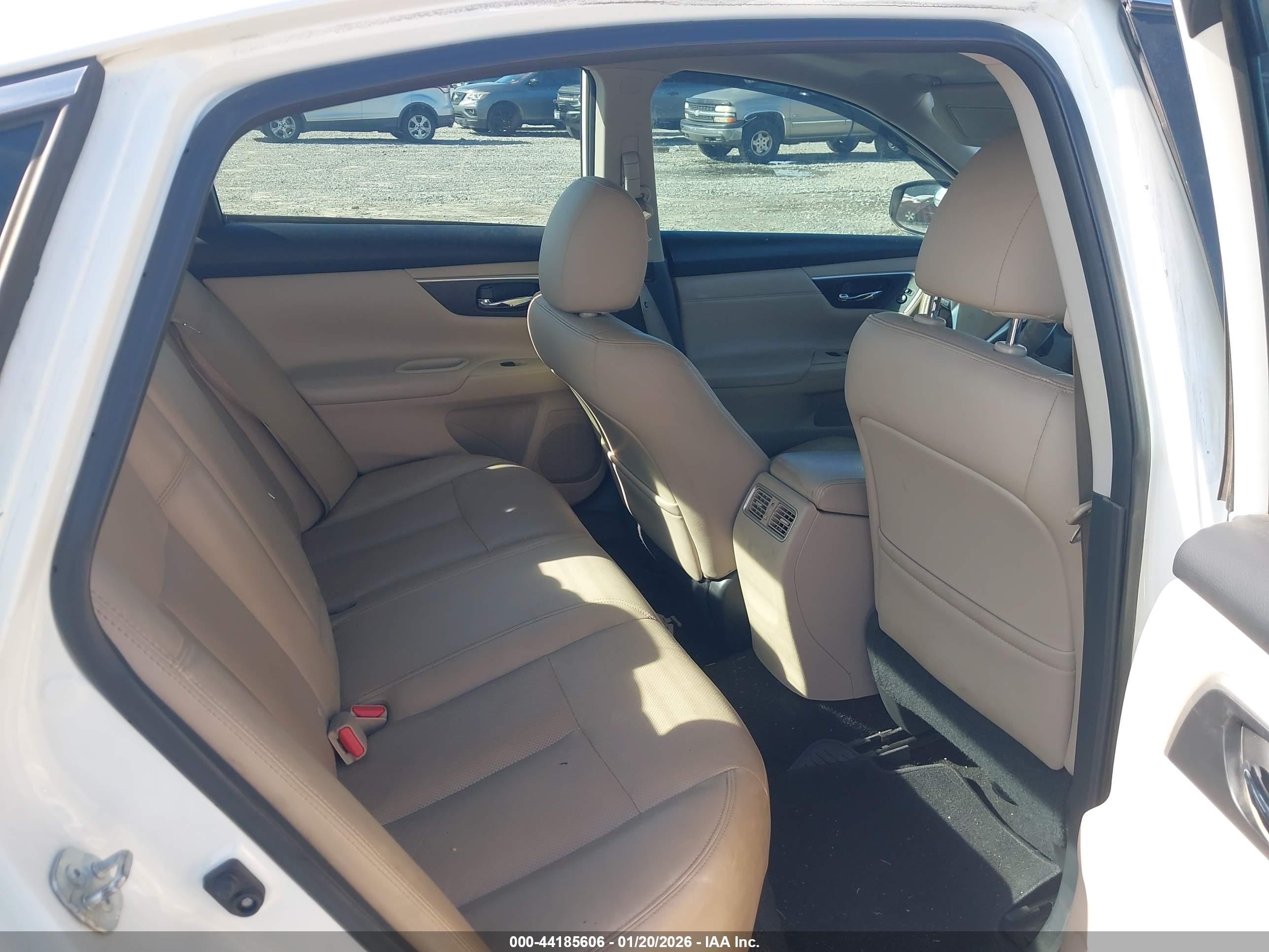 NISSAN ALTIMA image 8