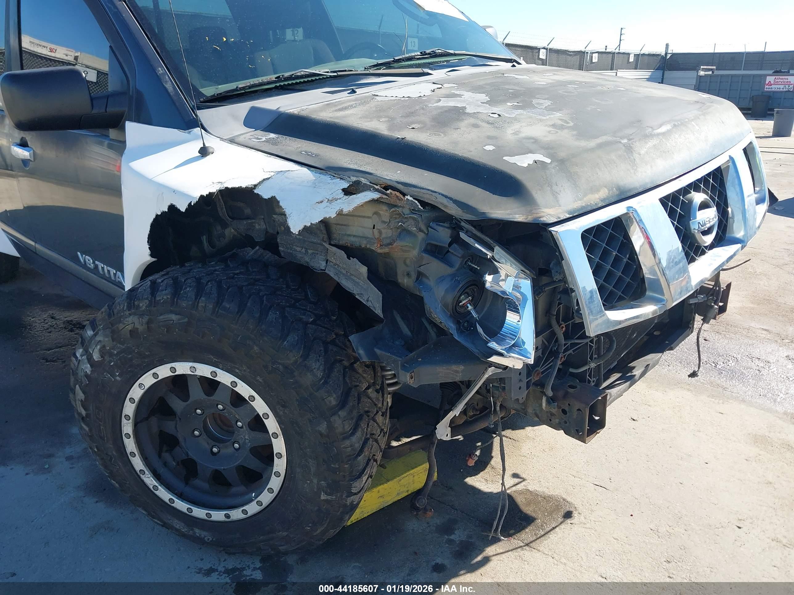 NISSAN TITAN image 6