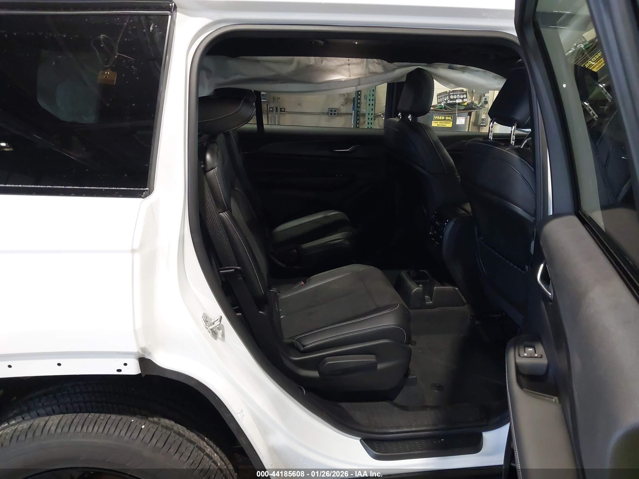JEEP GRAND image 8