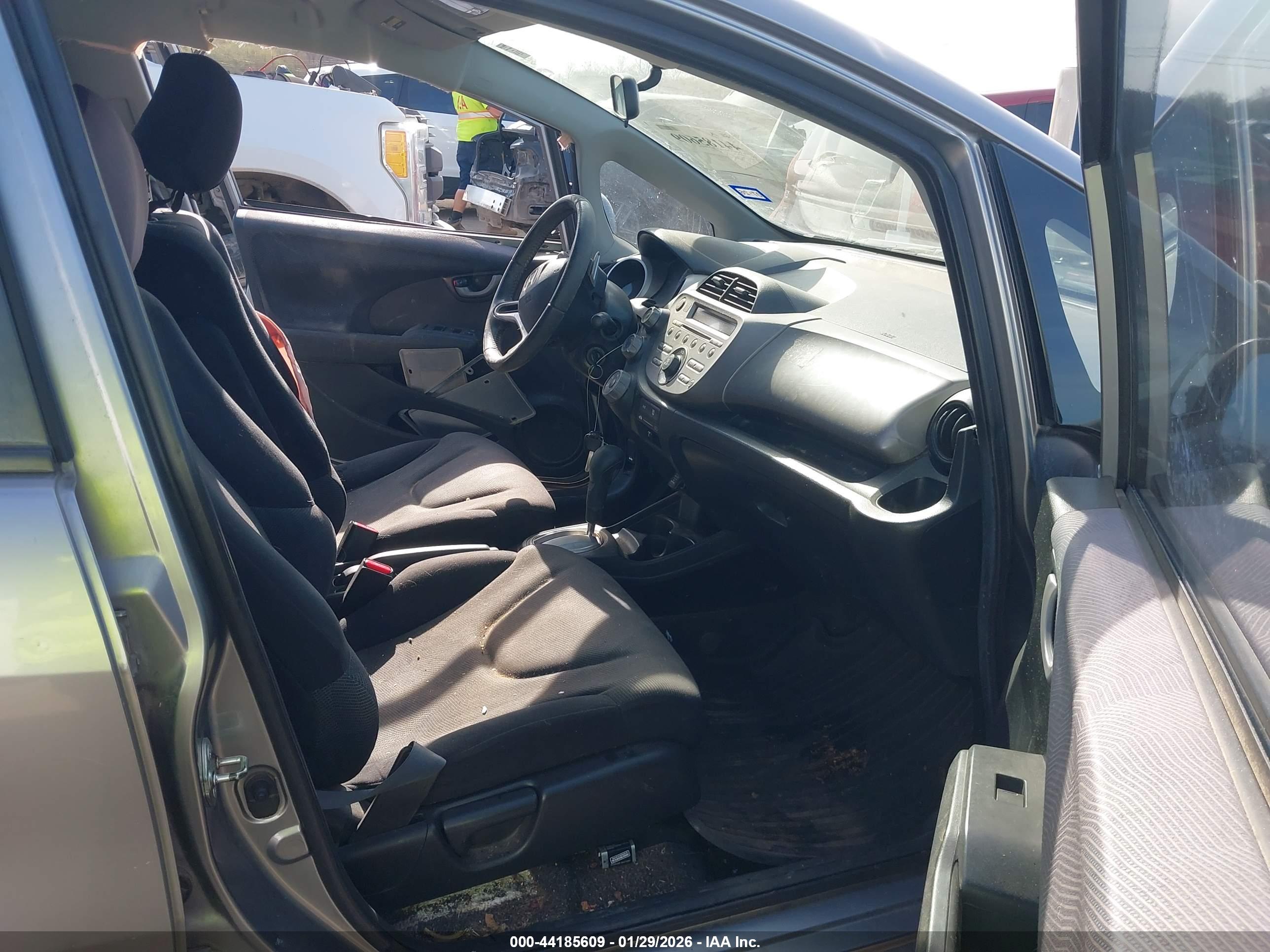HONDA FIT image 5