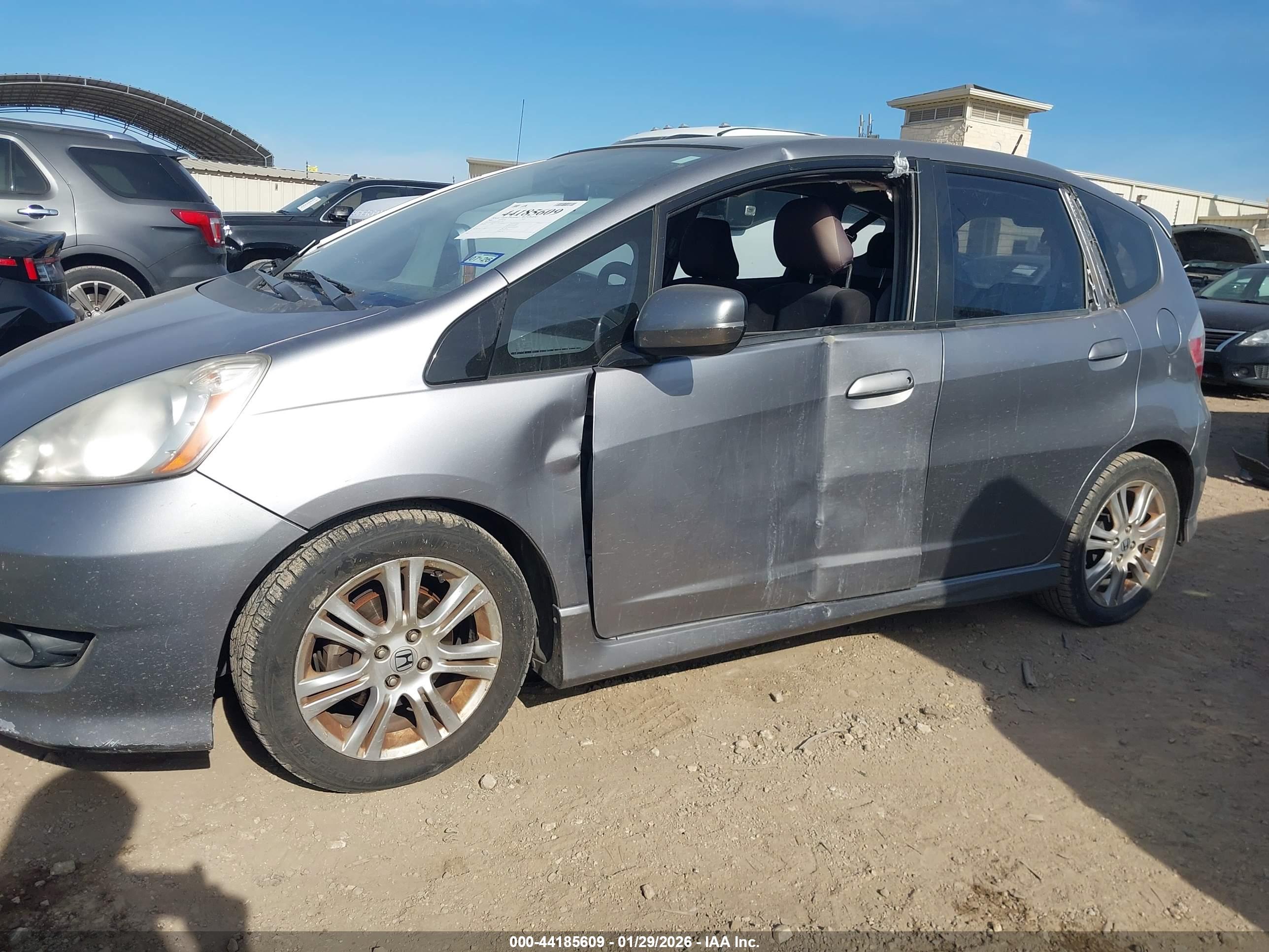 HONDA FIT image 6