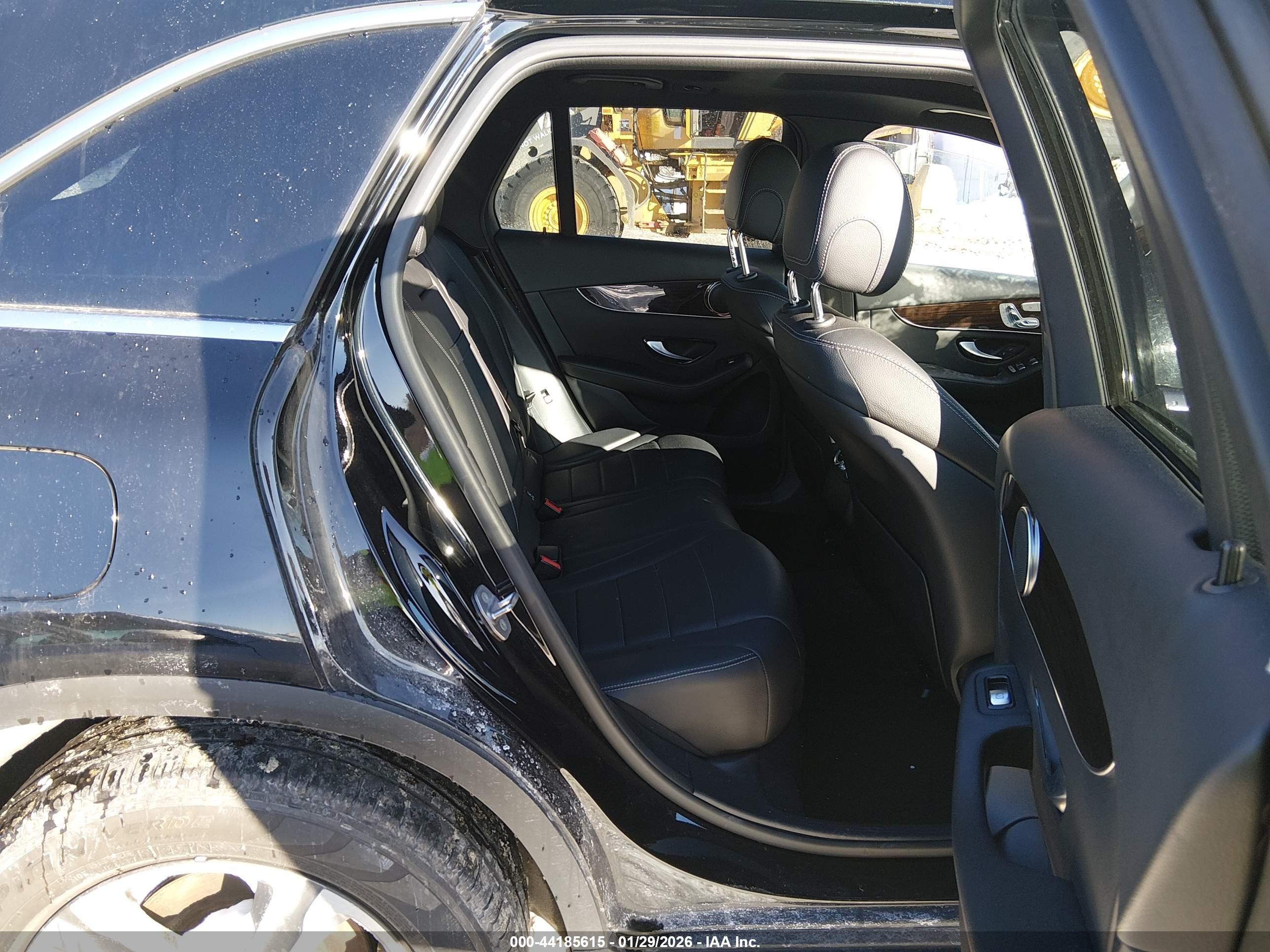 MERCEDES-BENZ GLC image 8