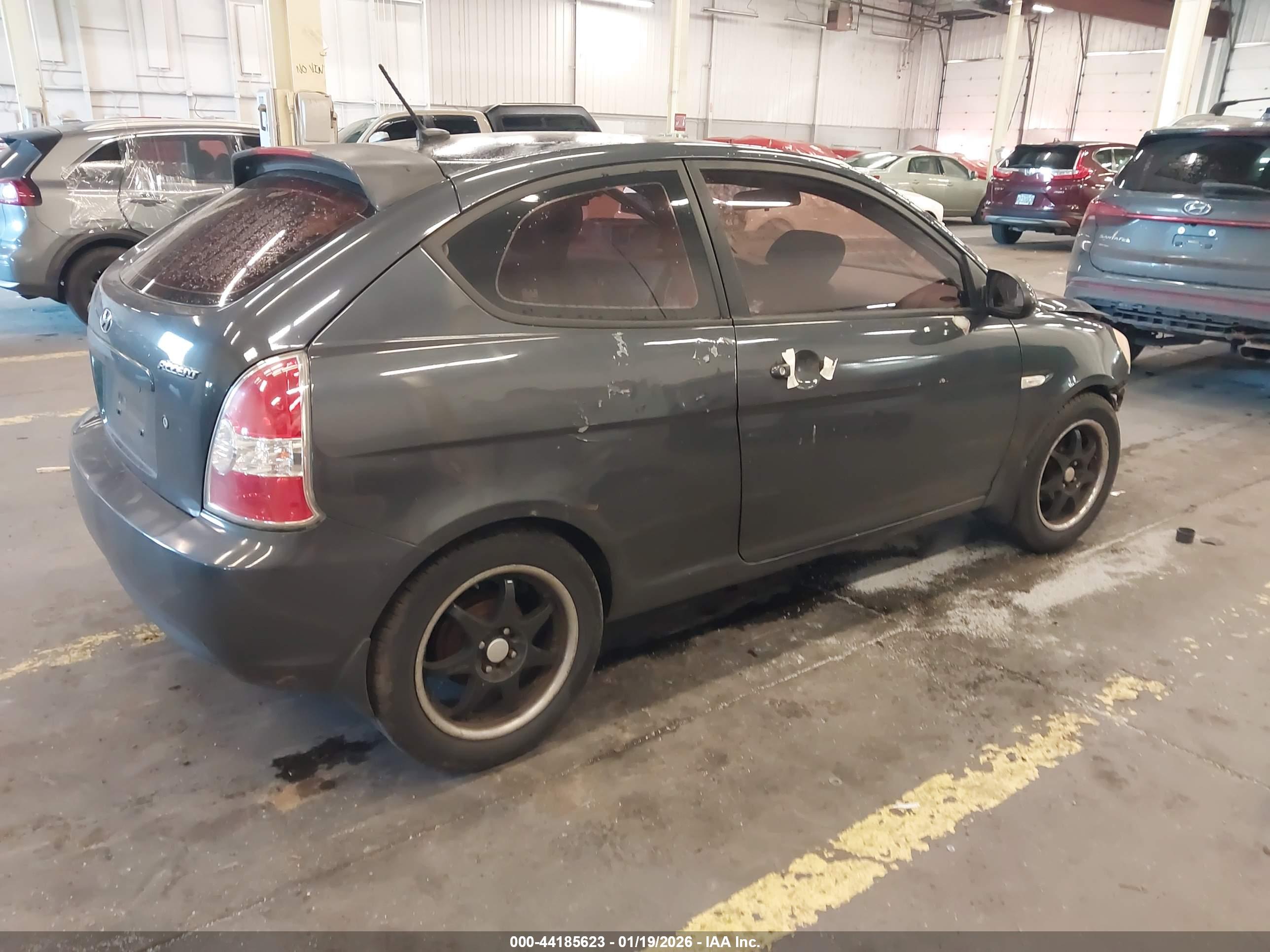 HYUNDAI ACCENT image 4