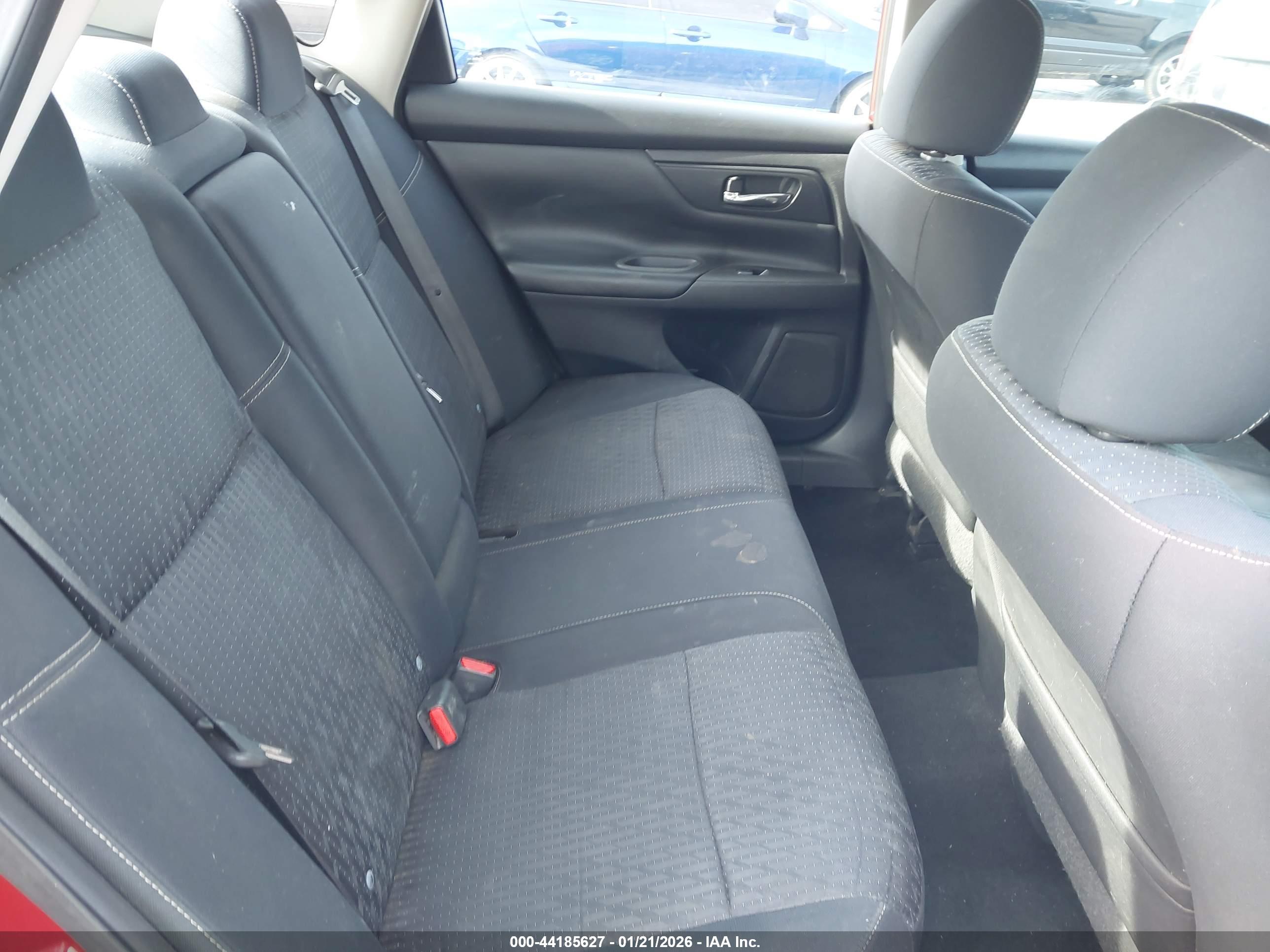 NISSAN ALTIMA image 8