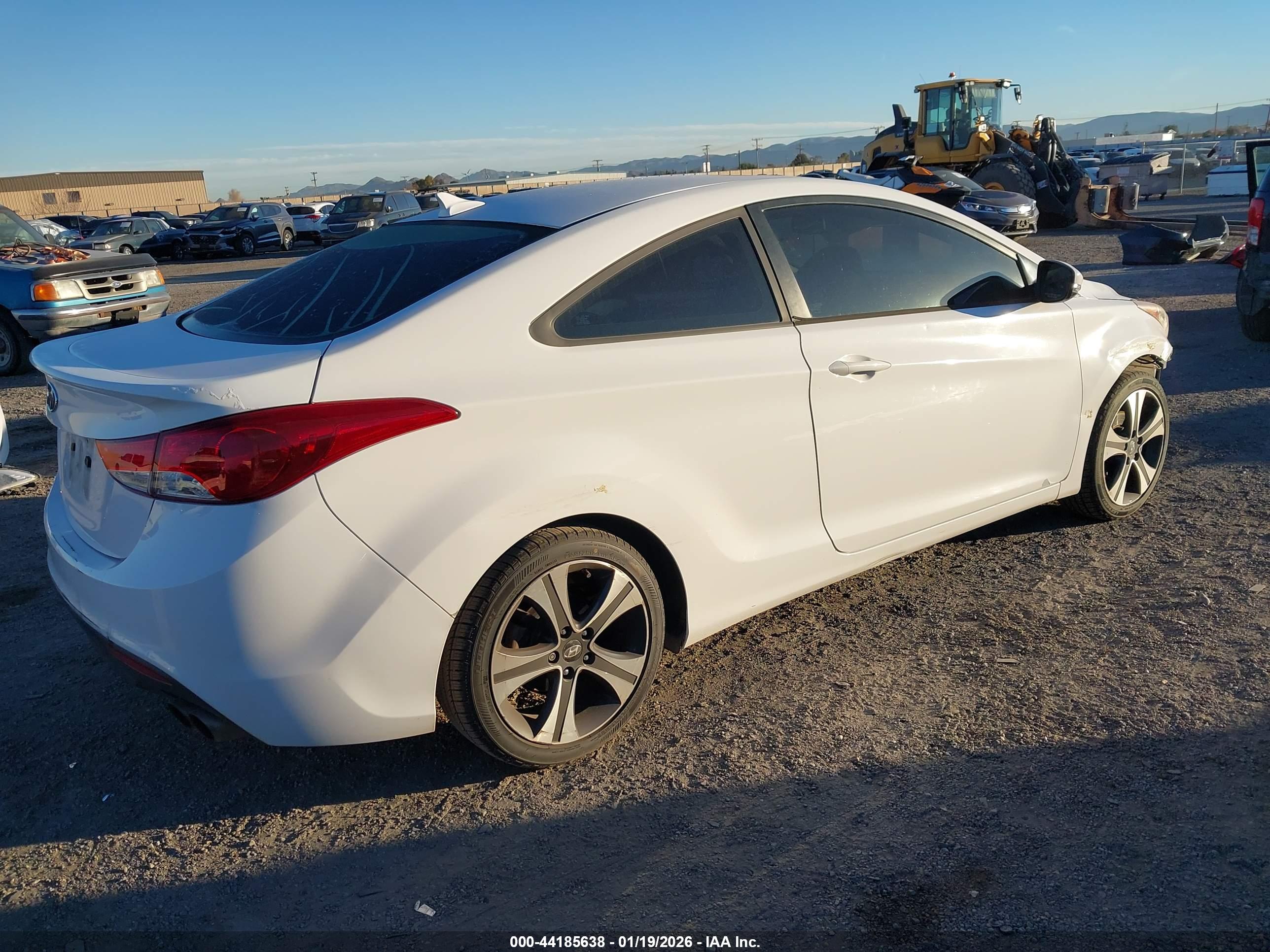 HYUNDAI ELANTRA image 4